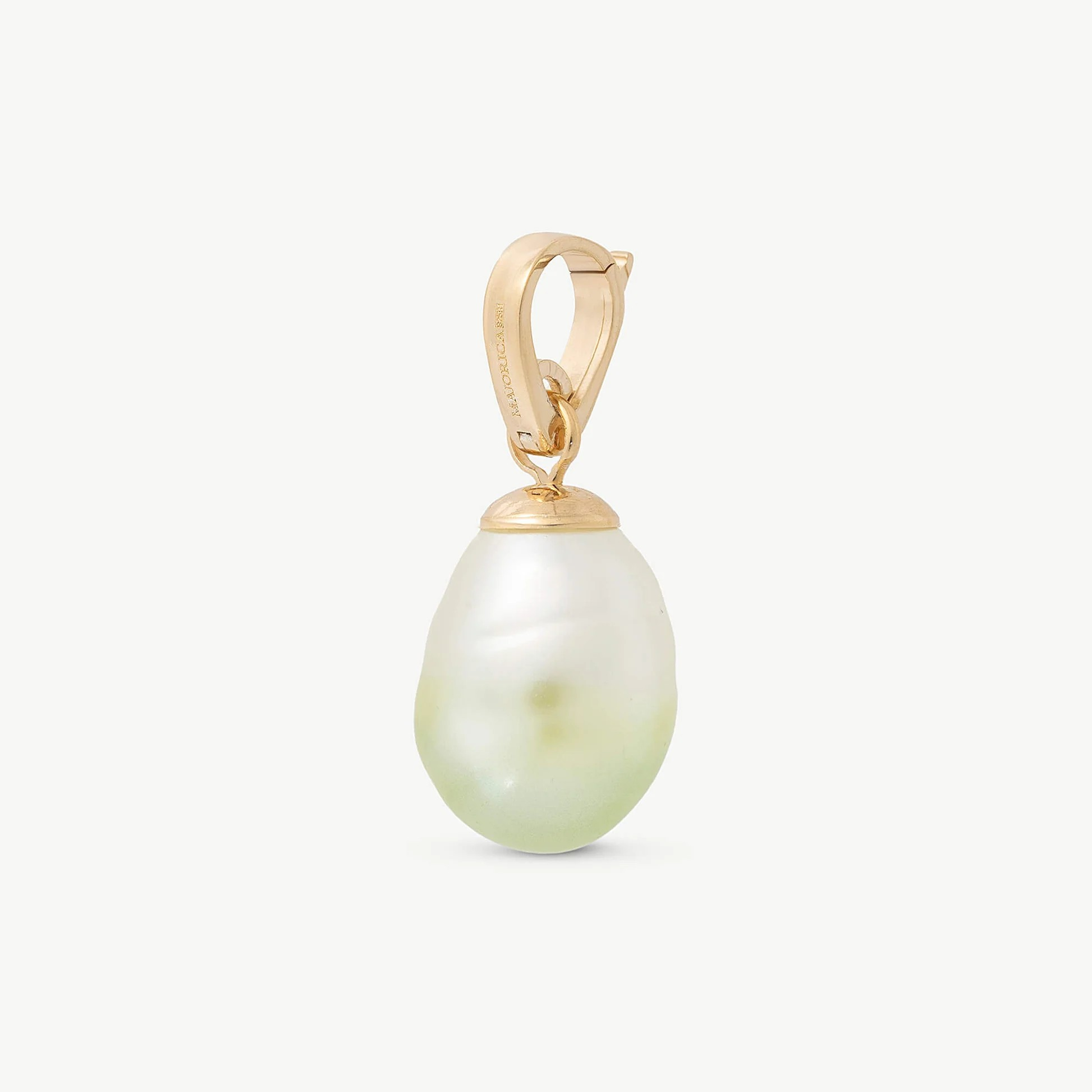 1MJ0613-545 MAJORICA Two-Tone Green Pearl Charm & Glow #17338.93.1.P00.501.1 (A-EU-E)