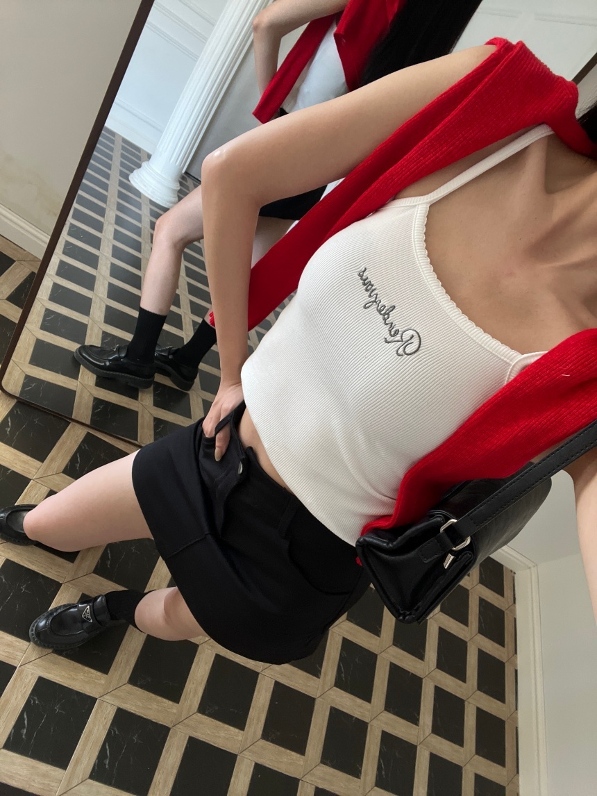 滾邊刺繡字母背心*4色