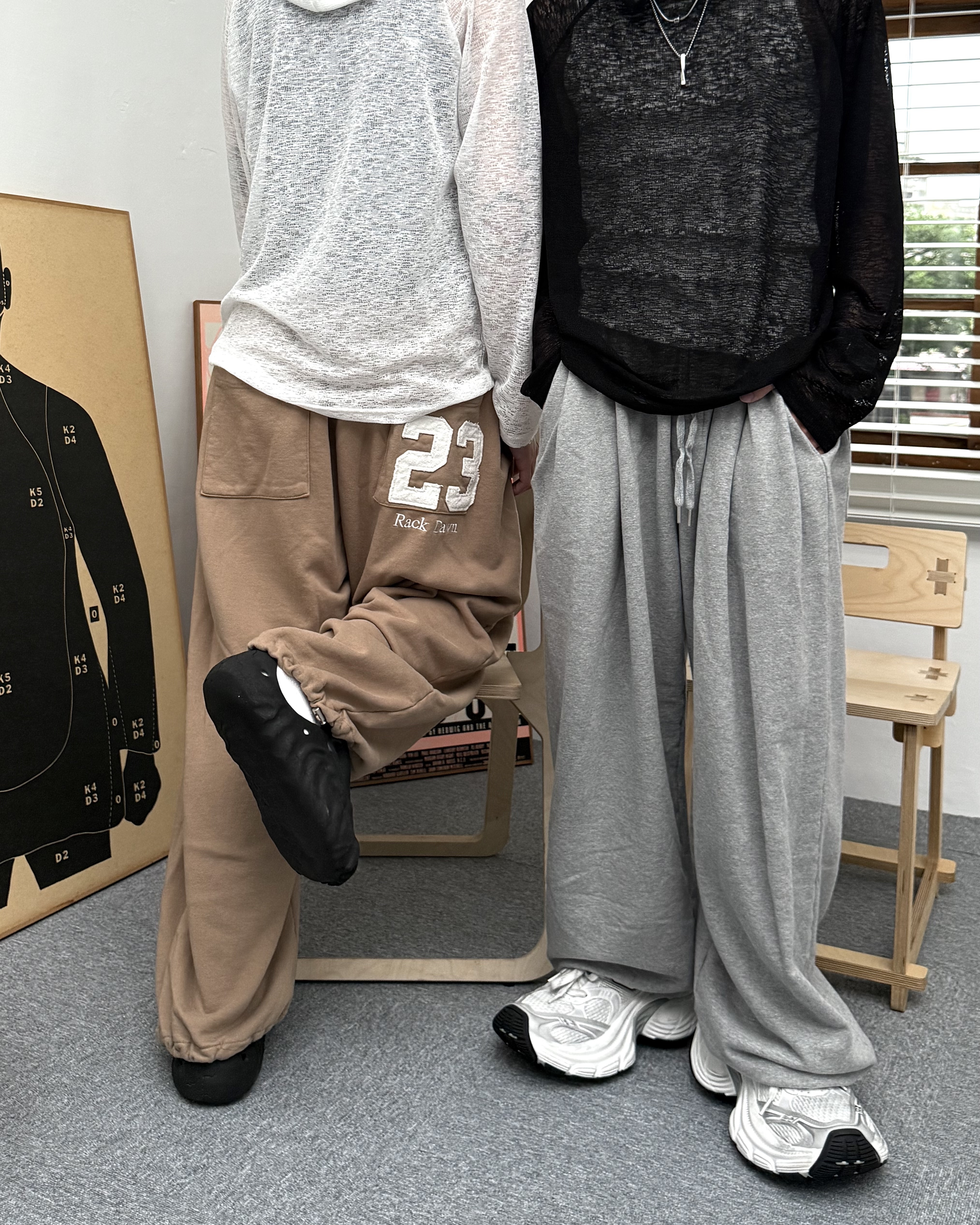 𝐇·𝐓·𝐒 韓國 No.23 棉被感 美式刺繡 立體 數字 抽鬚 寬鬆 棉長褲