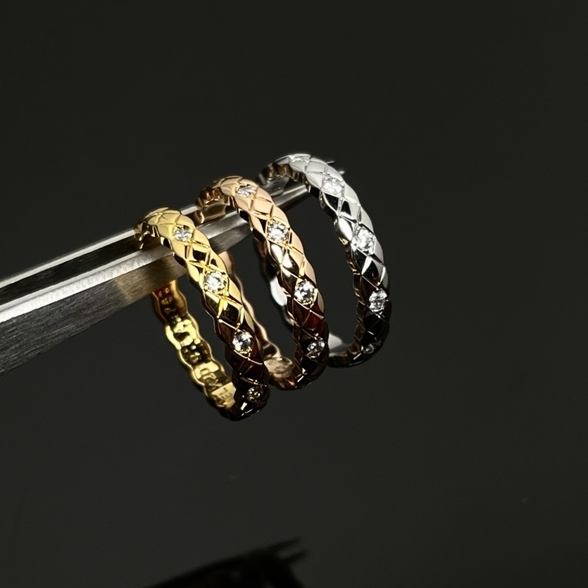 18k 香奶奶”coco crush間隔鑽菱格極細戒’高奢定製