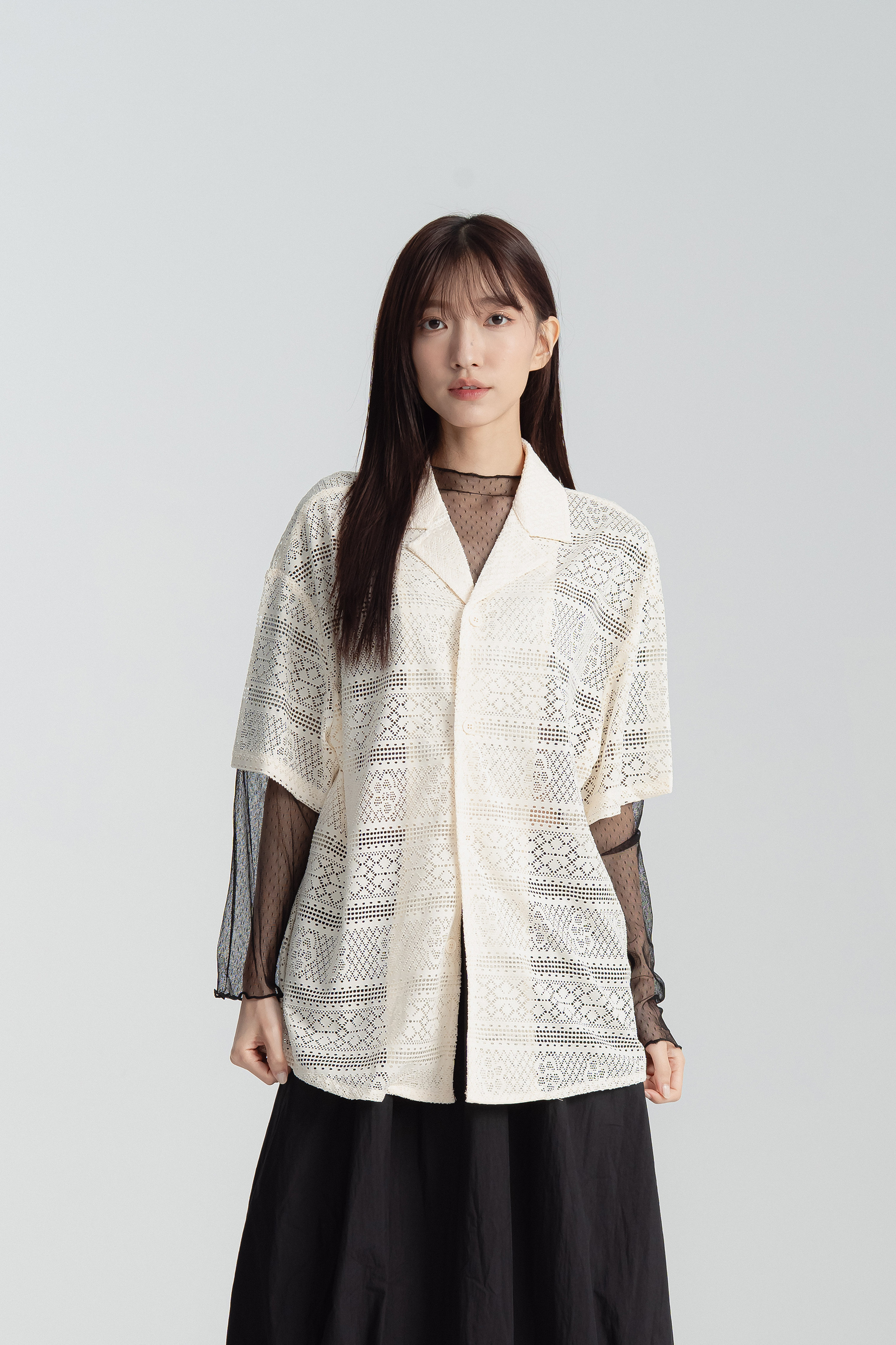 日系質感提花簍空短襯 2色