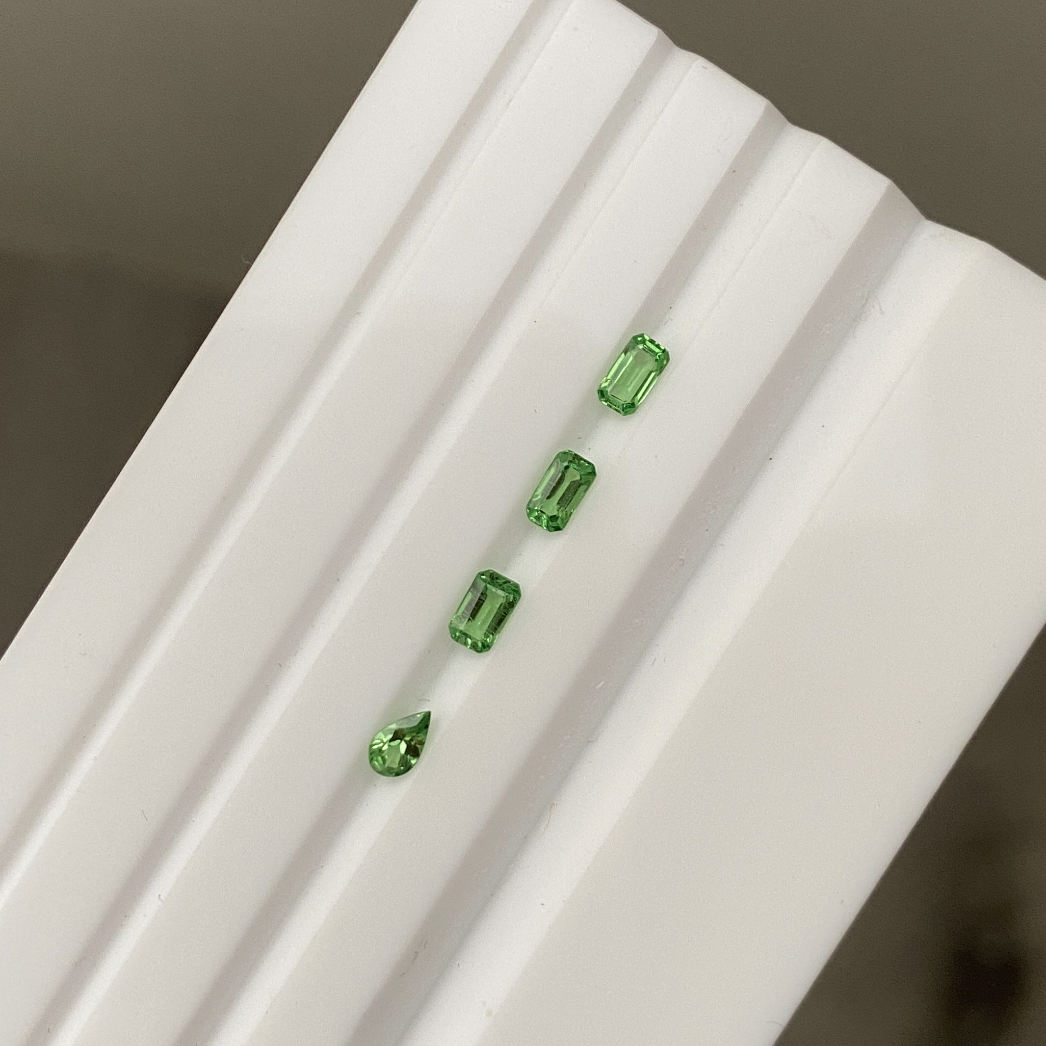 沙佛萊石 Tsavorite/0.19-0.28克拉