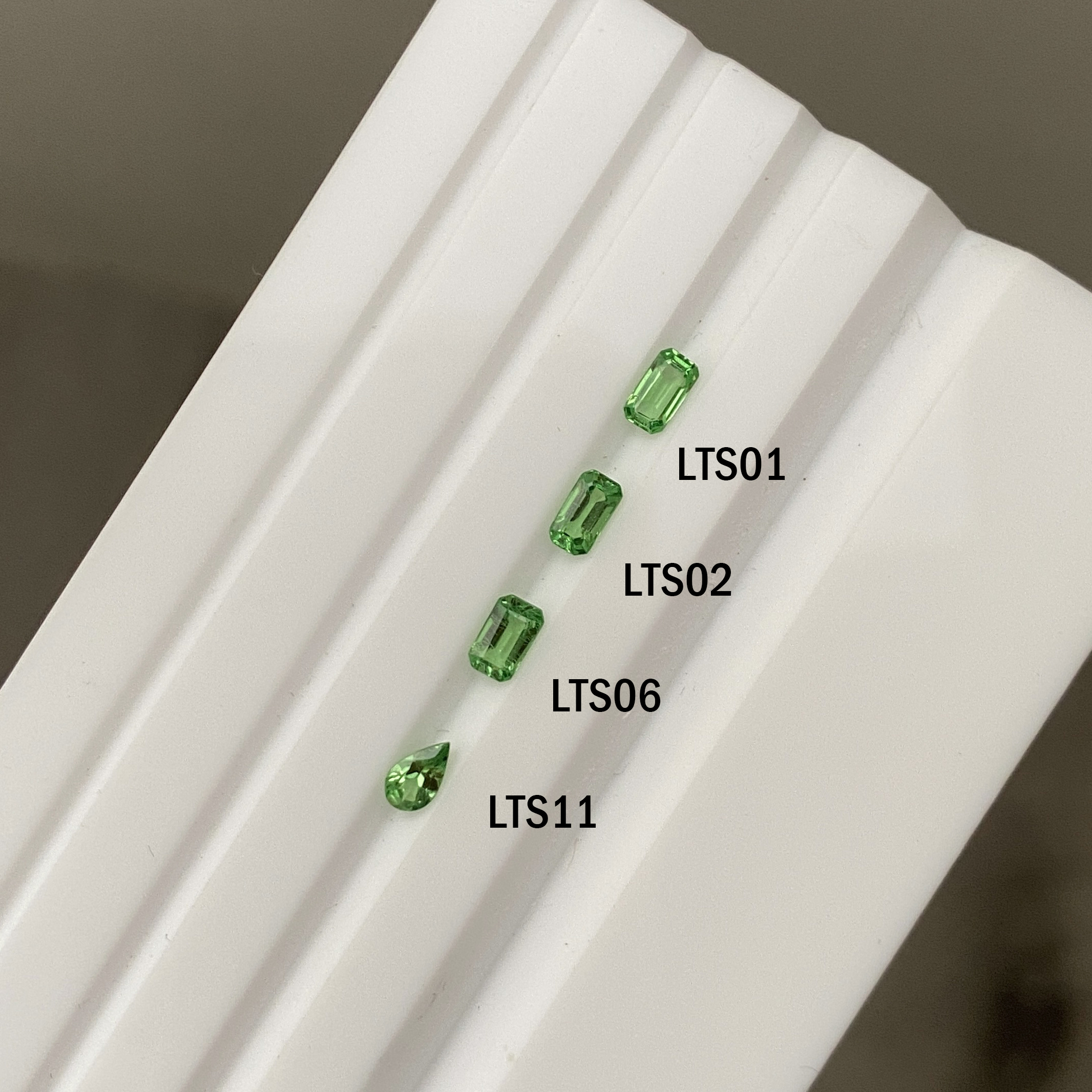 沙佛萊石 Tsavorite/0.19-0.28克拉