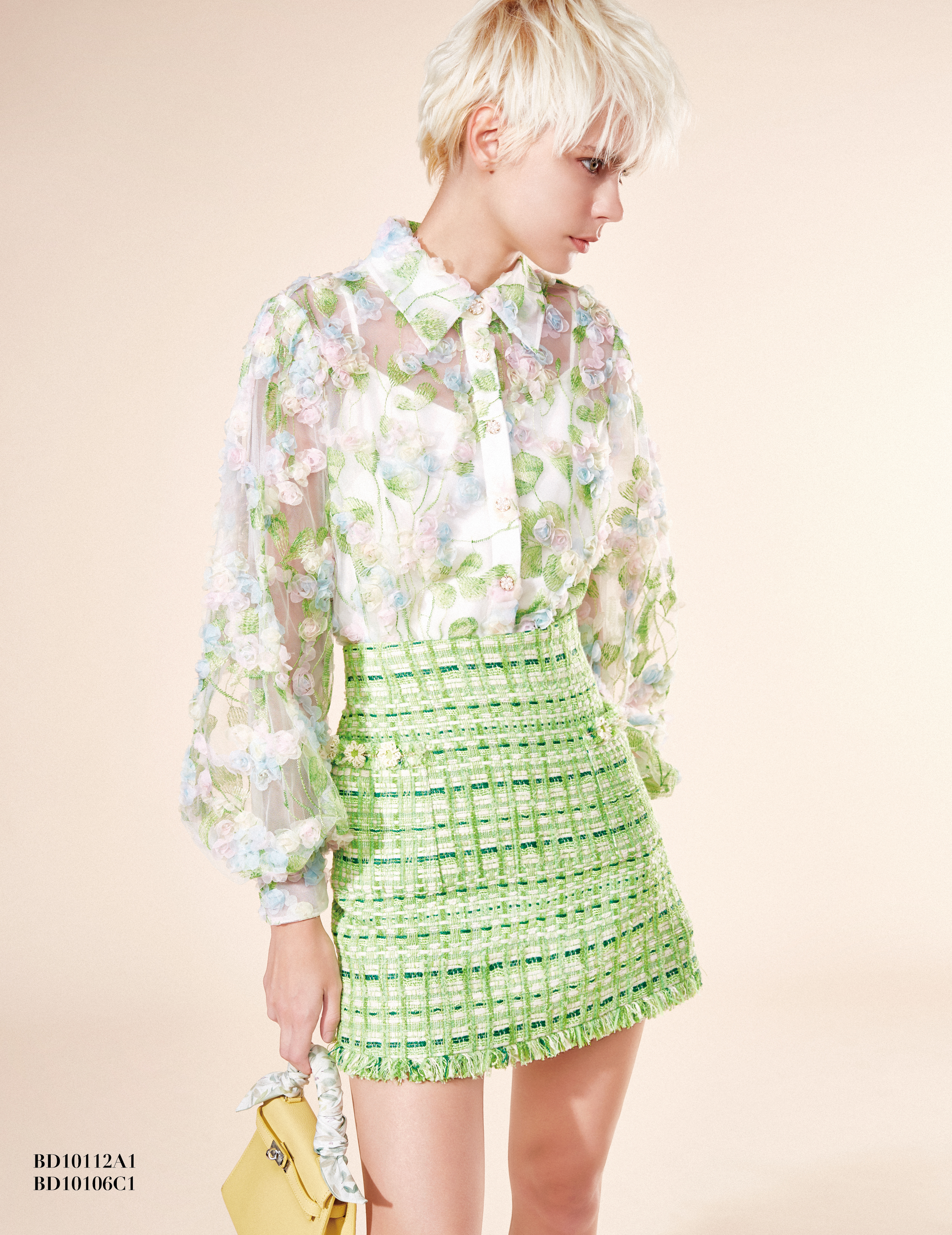 BD10112A1 新藝術花園立體刺繡蕾絲泡袖女衫 ( 附內搭 )