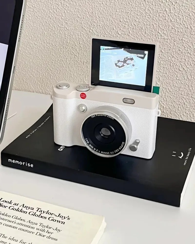 KTQ STORE ‧ 惠施HUISHI xCrayon Shinchan 翻轉螢幕 4K 復古 CCD 相機 HS-DK15