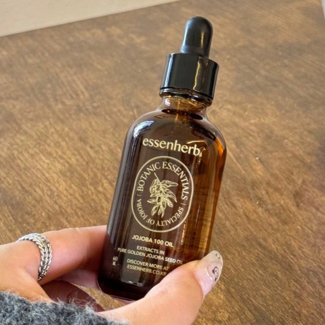 【直播】Essenherb LL061812 JOJOBA 100 精油60ml (到期日2025年11月30日)