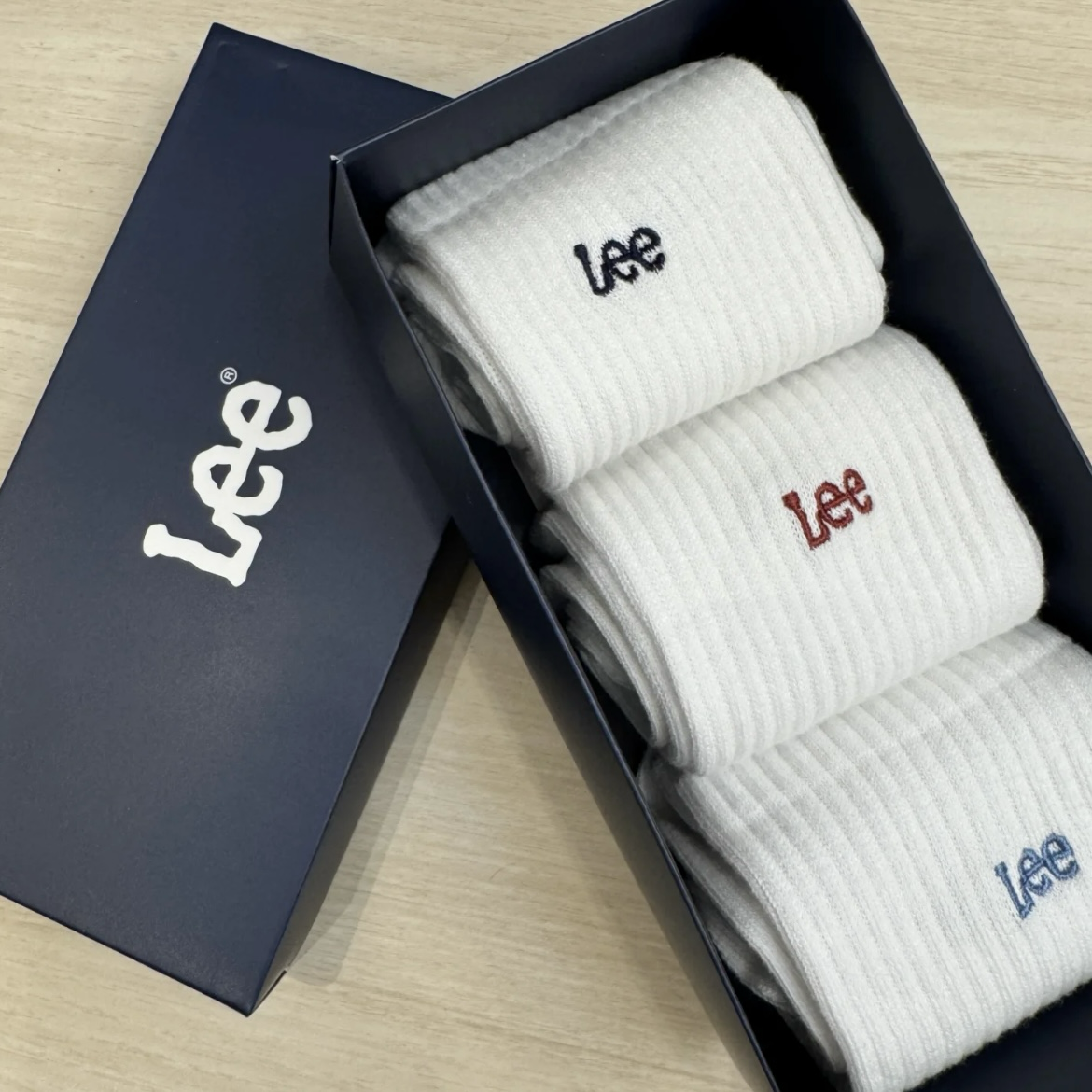 韓國限定🇰🇷 Lee春天襪子禮盒 撞色 刺繡Logo 一組3入 共5款