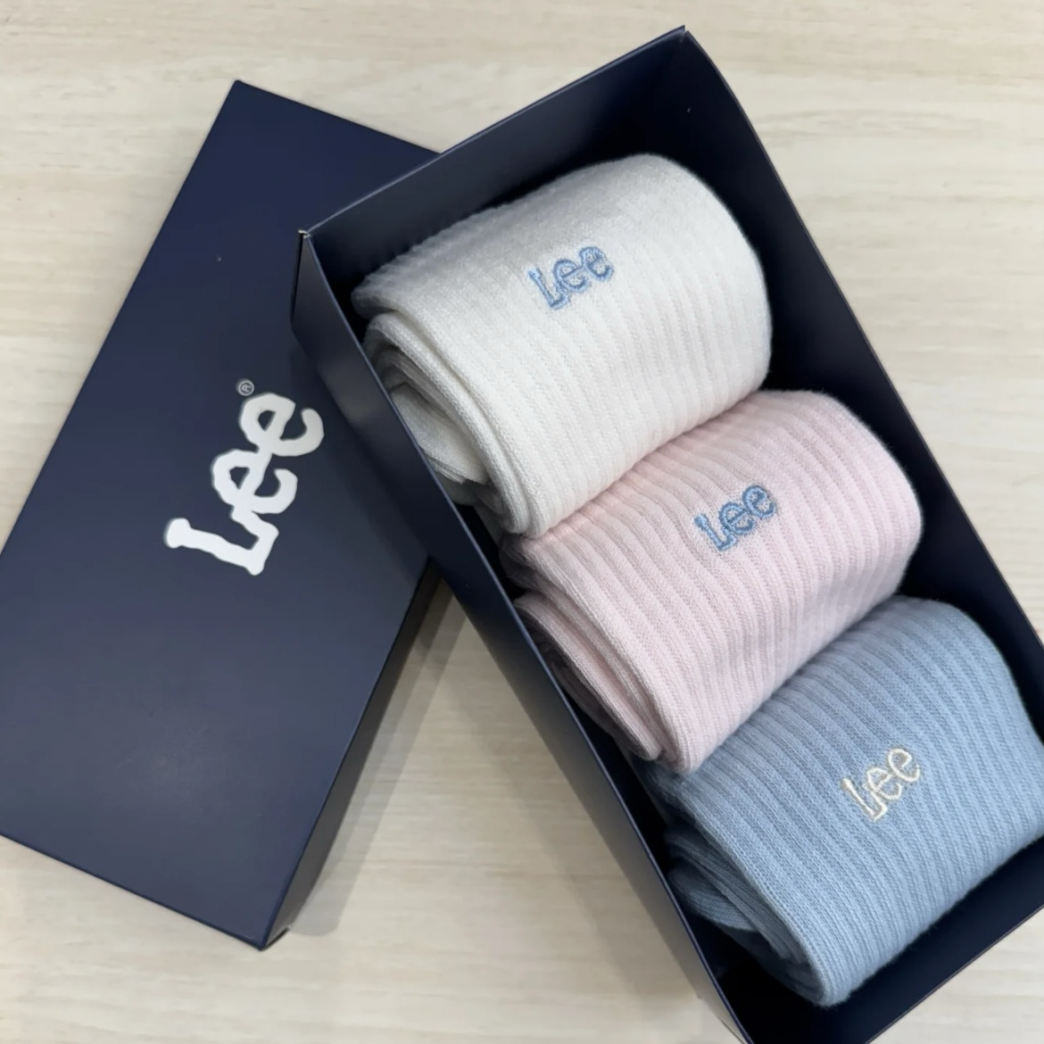 韓國限定🇰🇷 Lee春天襪子禮盒 撞色 刺繡Logo 一組3入 共5款