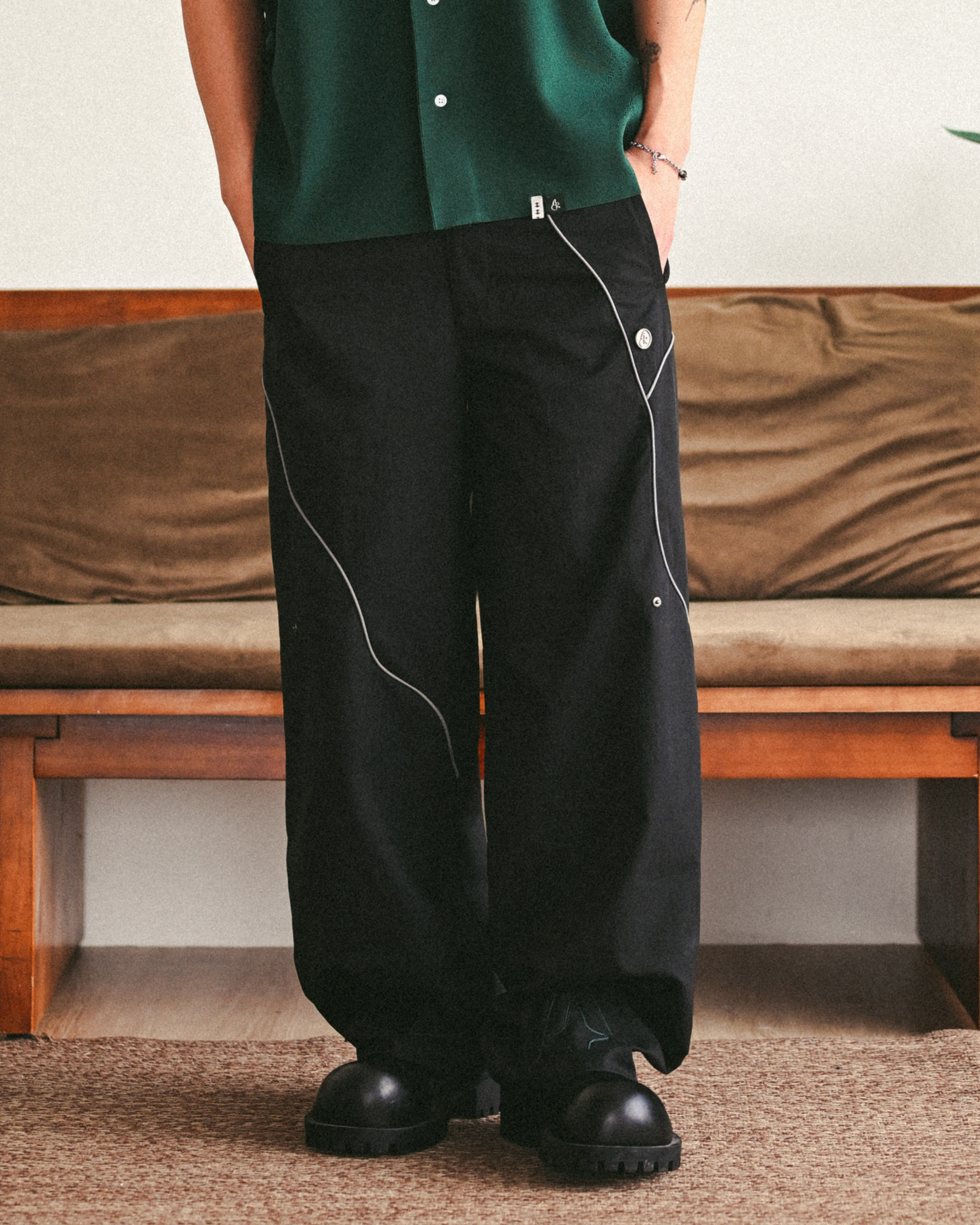 MOD-FORM PIPING TROUSERS - BLACK