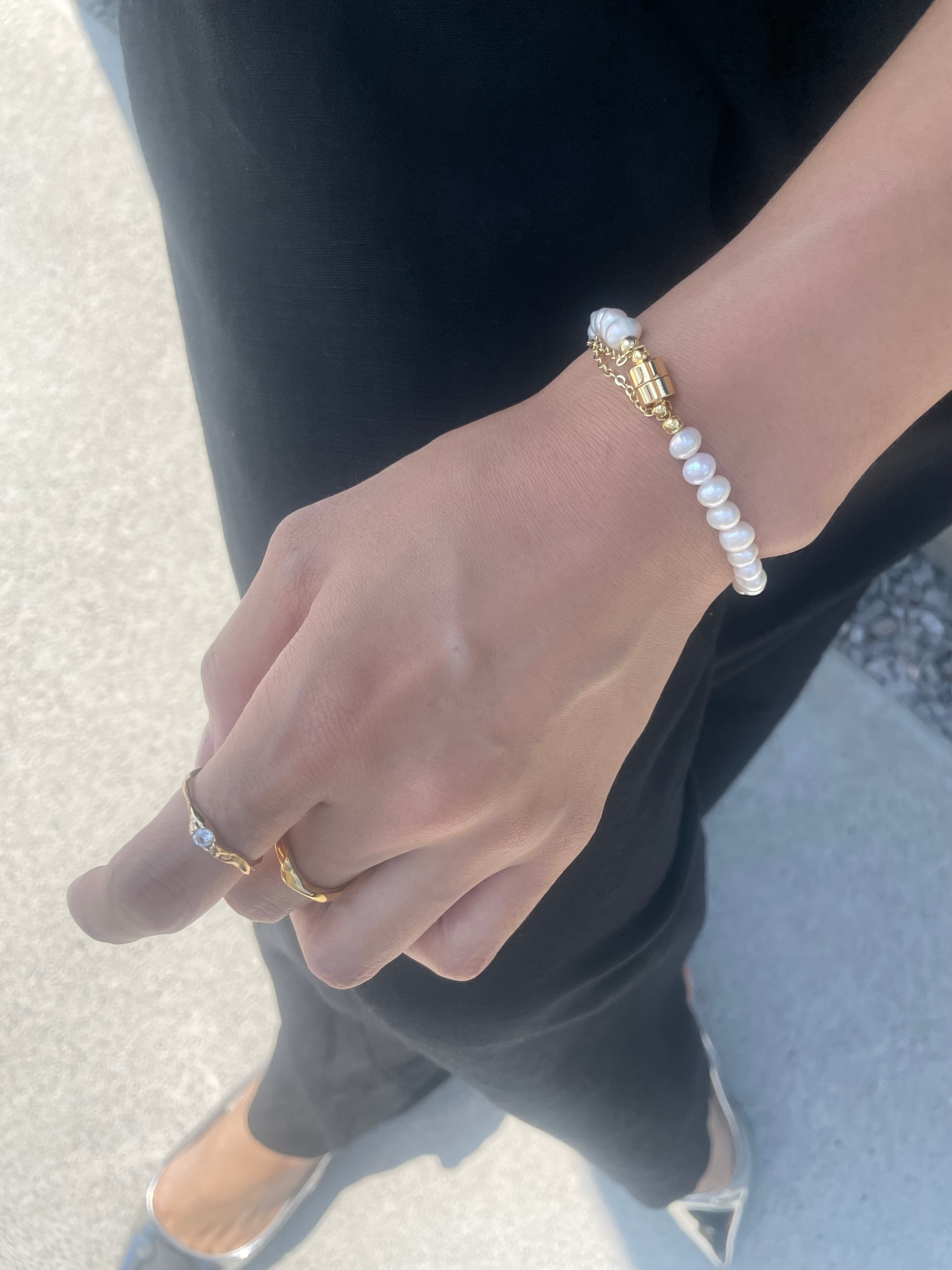 magnet pearl bracelet