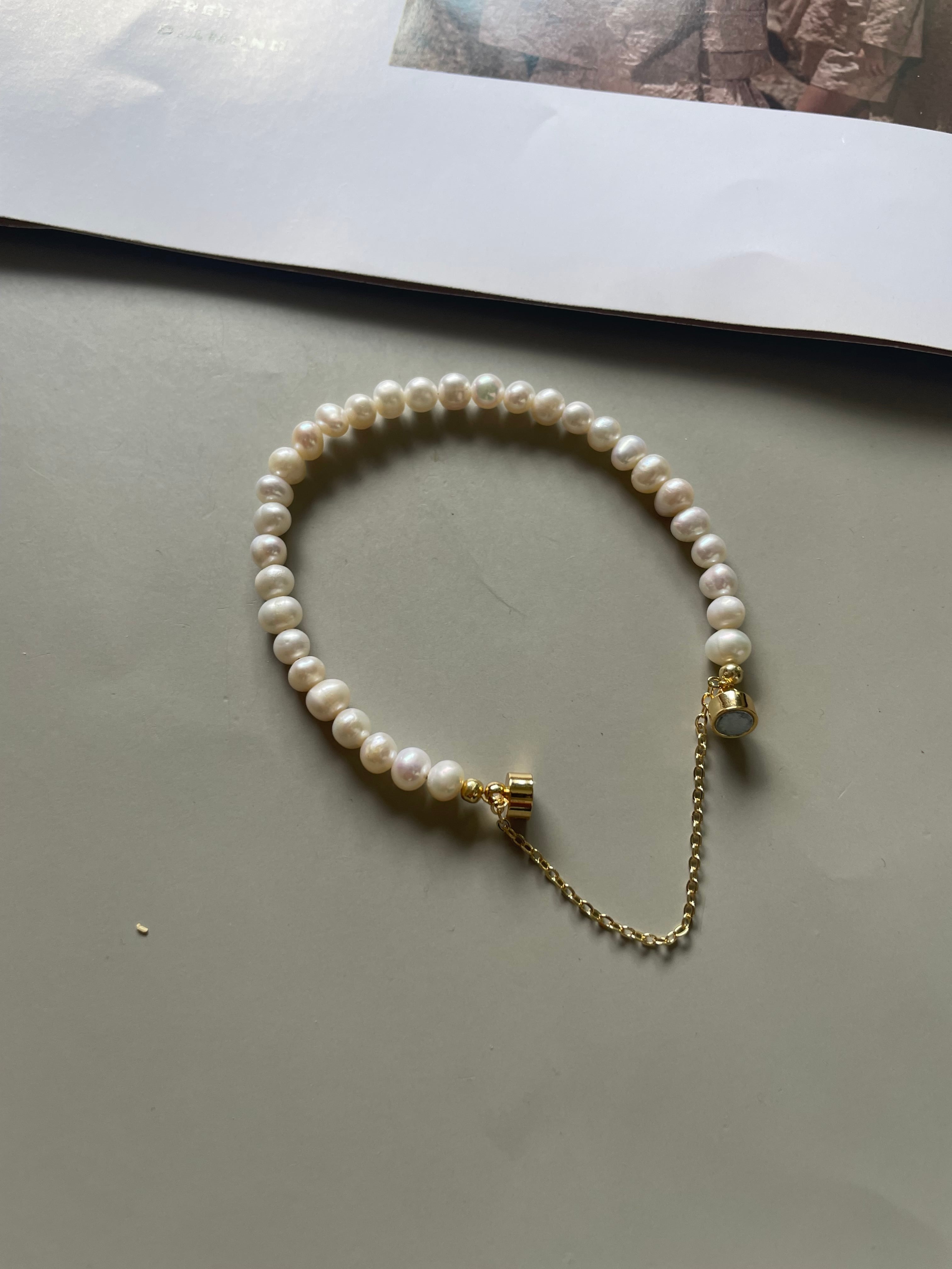magnet pearl bracelet