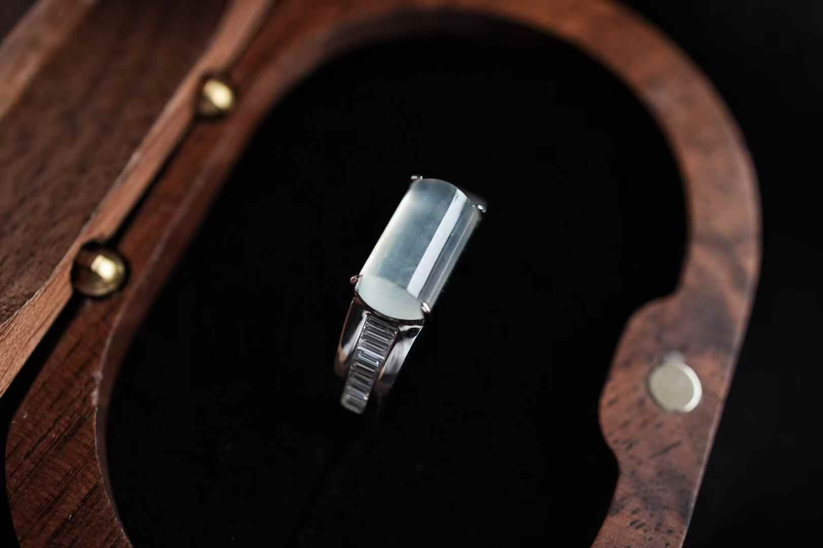 62837 翡翠冰種馬鞍戒