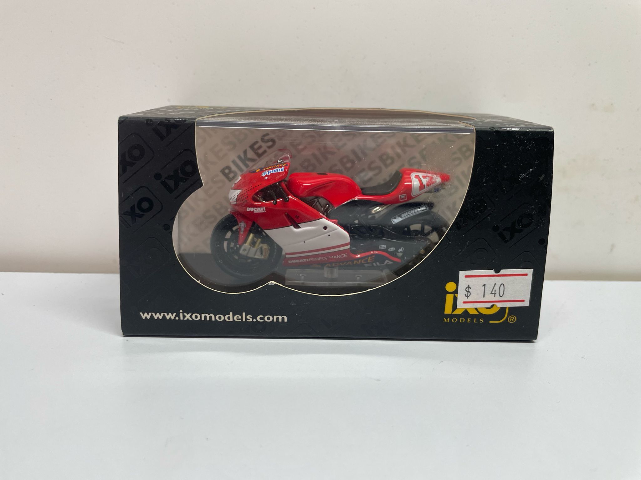 IXO 1/24 DUCATI DEMOSECDICI T.BAYLISS 2003