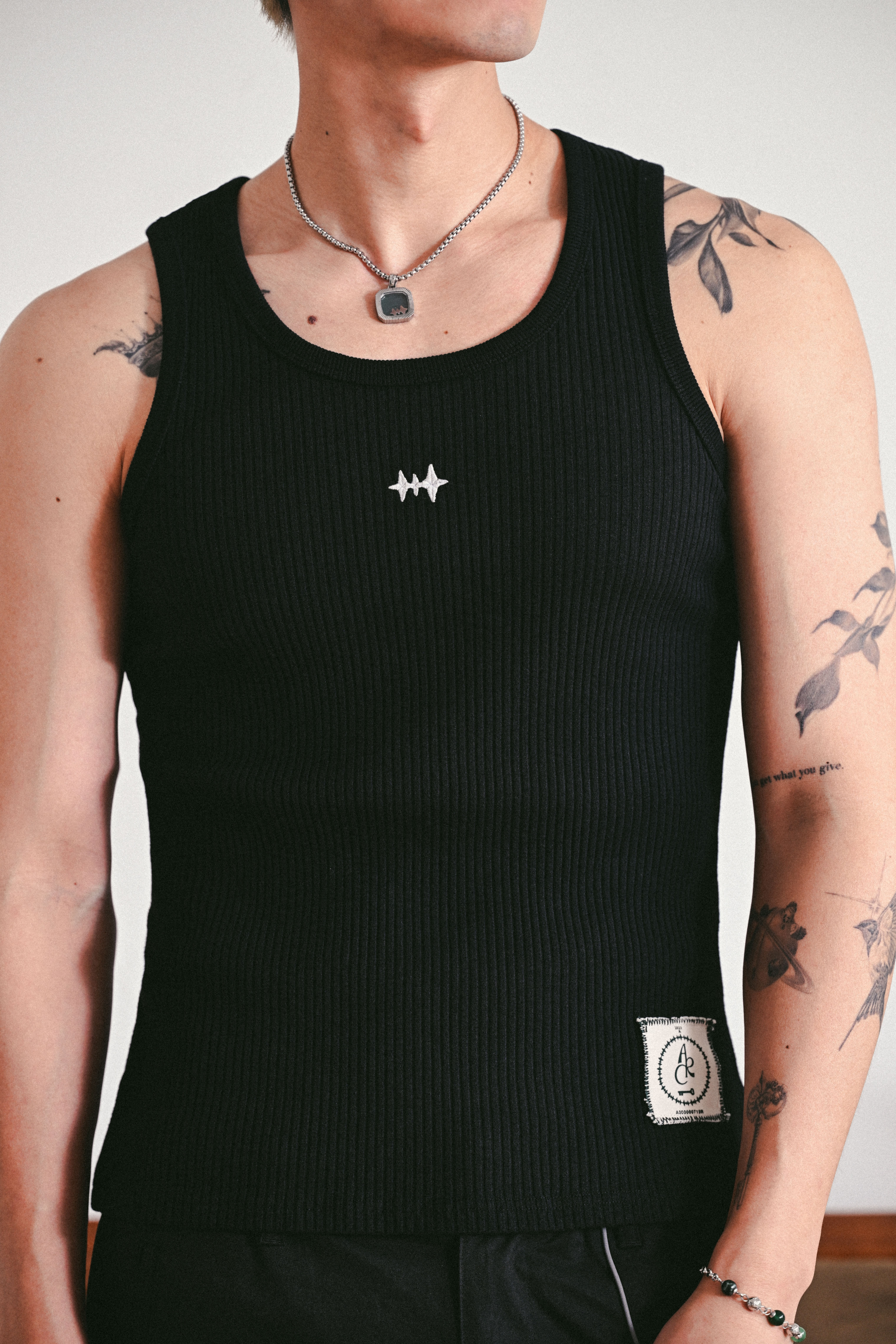 ARC TANK TOP - BLACK