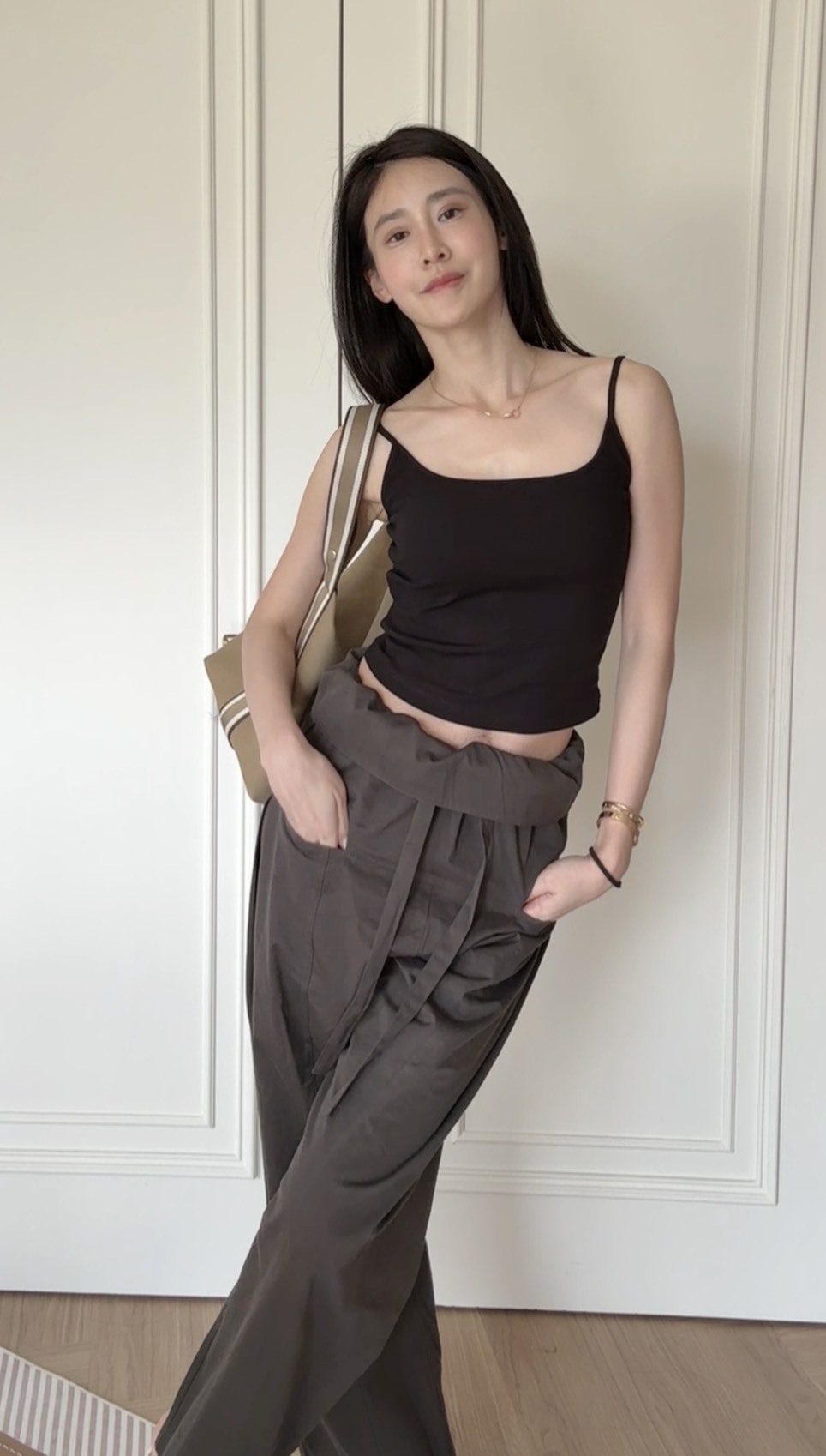 翻摺造型綁帶寬褲