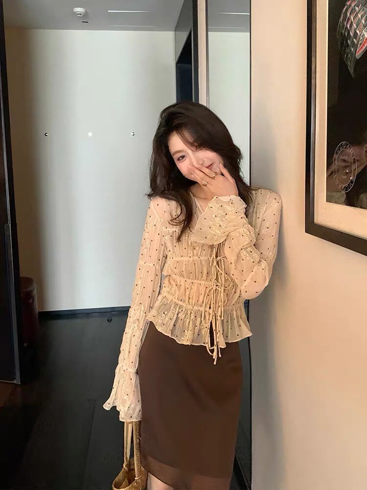 法式配色點點縮腰綁帶V領上衣S-XL (Elegant & Love)