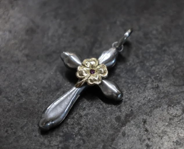 FCT-168 clover cross plain w/ K18 clover + ruby