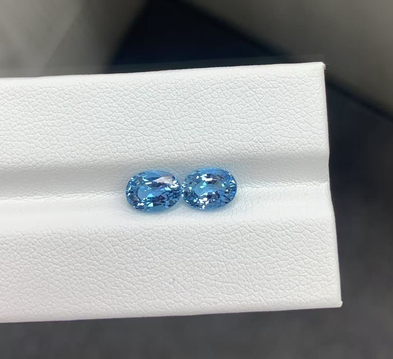 18K金天然海藍寶石鑽石耳環 - Guild寶石證書「超級聖瑪利亞藍」