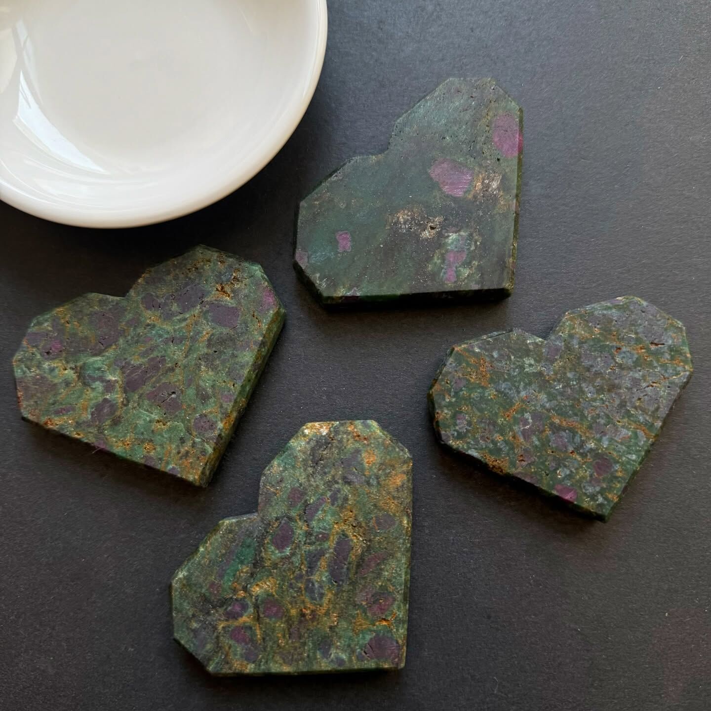 [原石] 紅寶鉻雲母 愛心