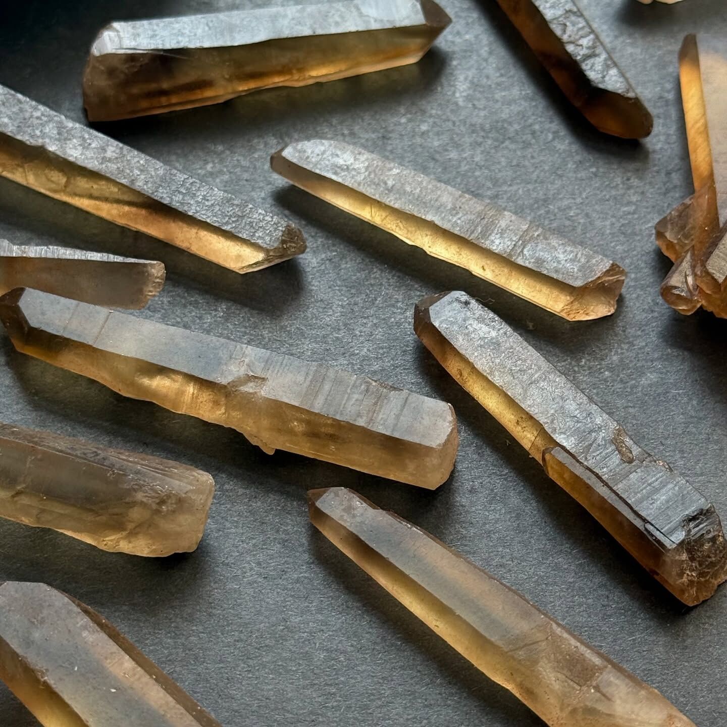 [原石] 茶晶原礦 小柱 約 60-90mm