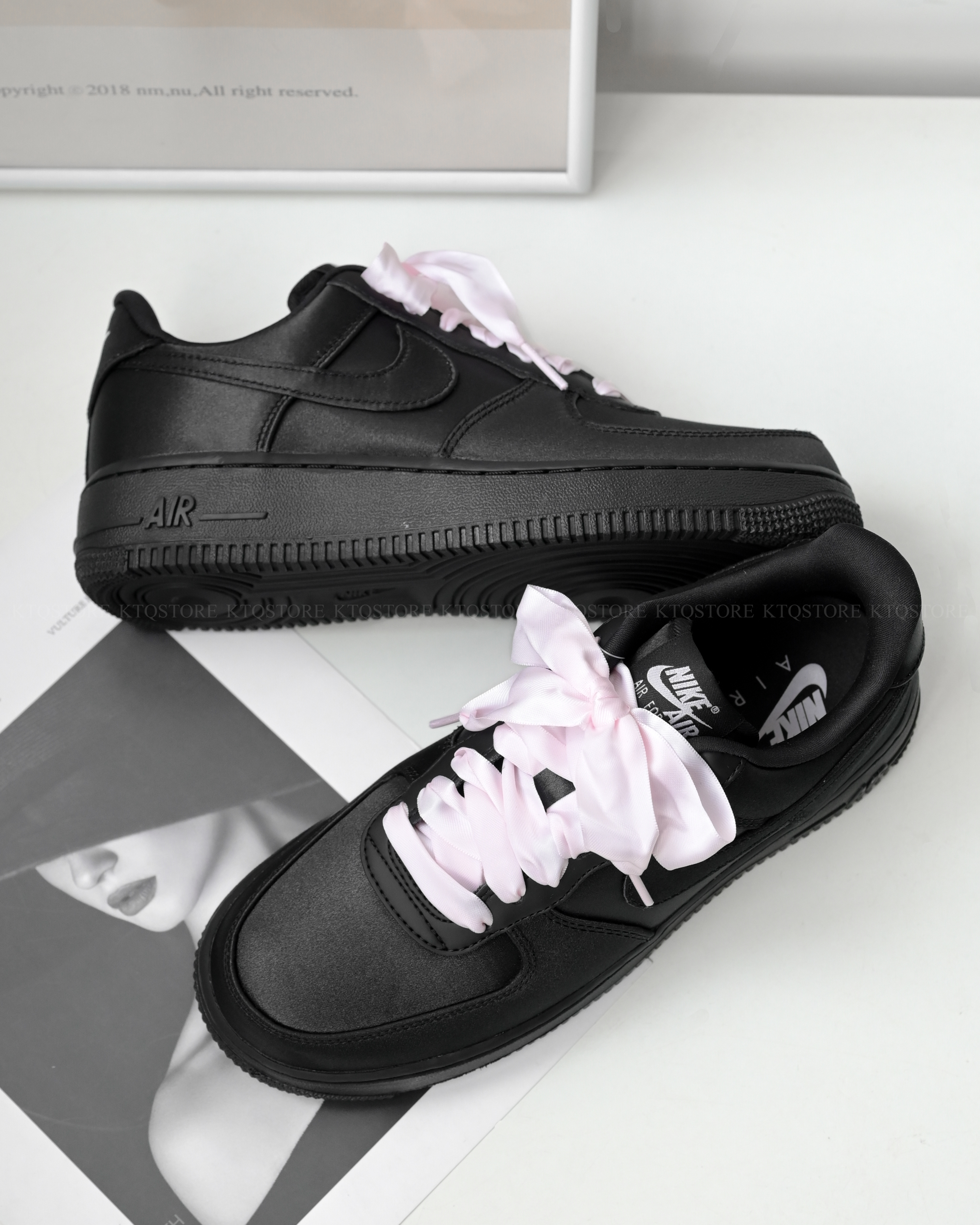 KTQ STORE ‧ Nike Air Force 1 Low '07 LV8 Black Satin 黑粉 緞帶粉 IH2034-010