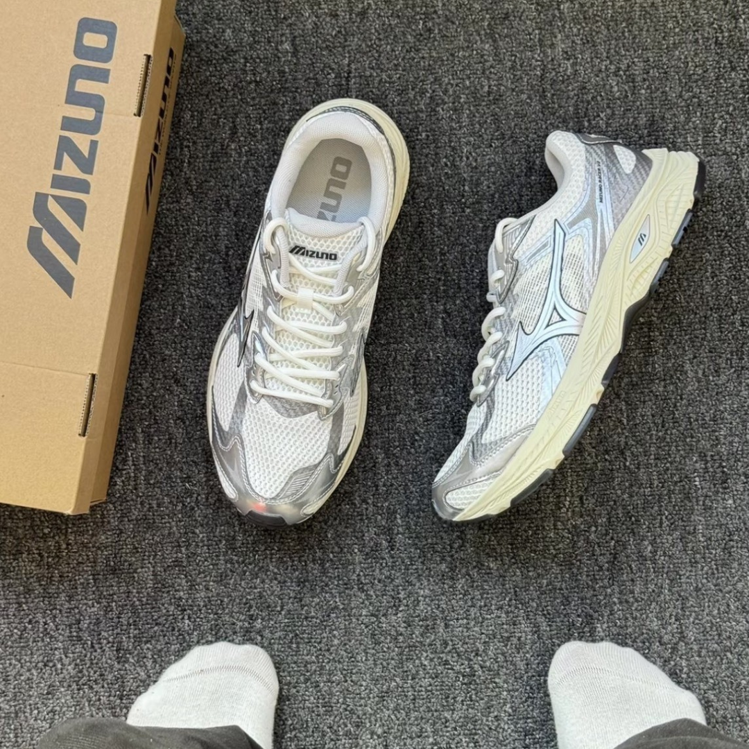 "代購" Mizuno Racer V2 復古 透氣 奶油銀 男女鞋 D1GH250606