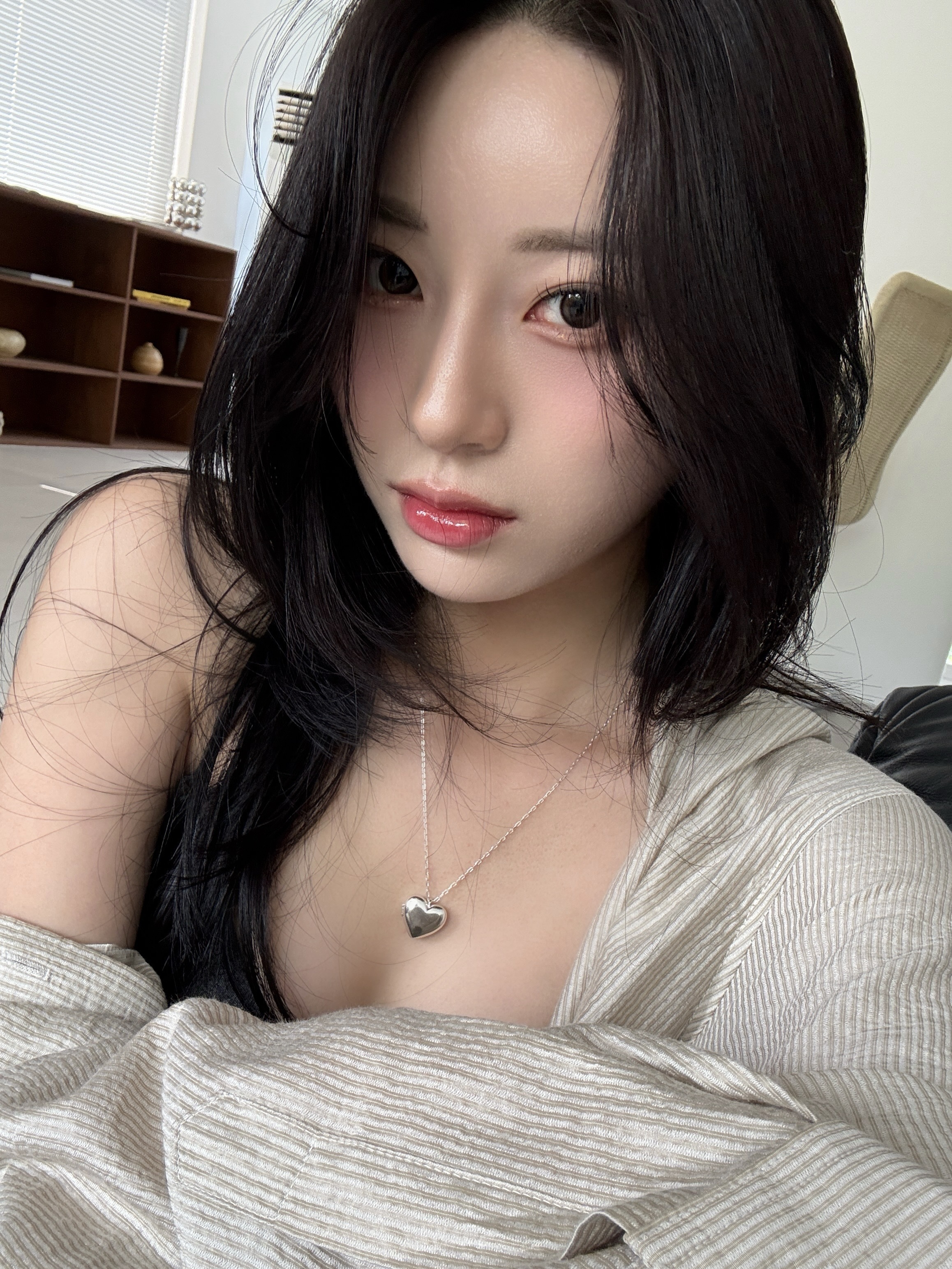 【現貨】U18 裸肌涼感 柔霧紋理襯衫 (米陶)