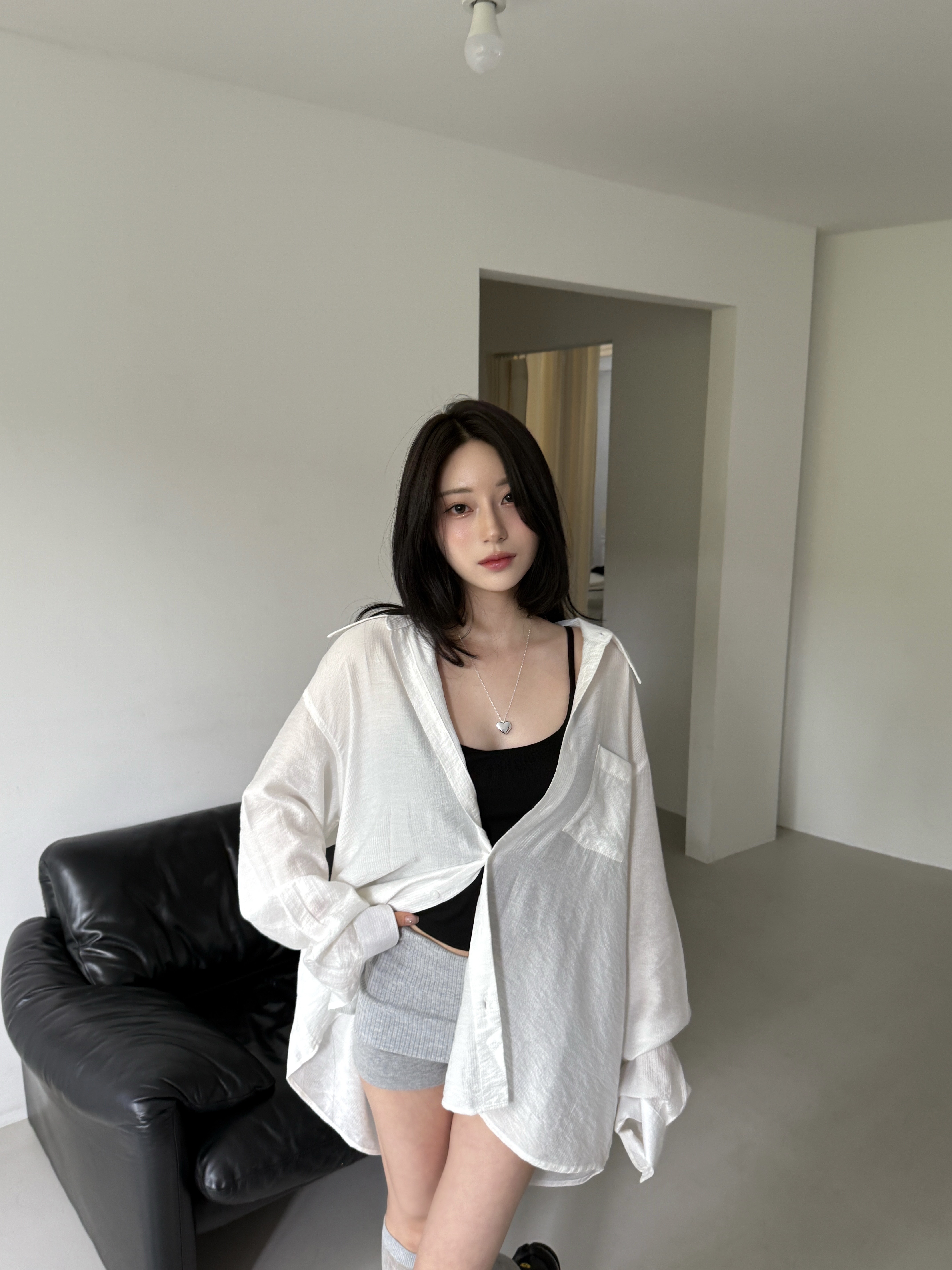 【現貨】U18 裸肌涼感 柔霧紋理襯衫 (白)