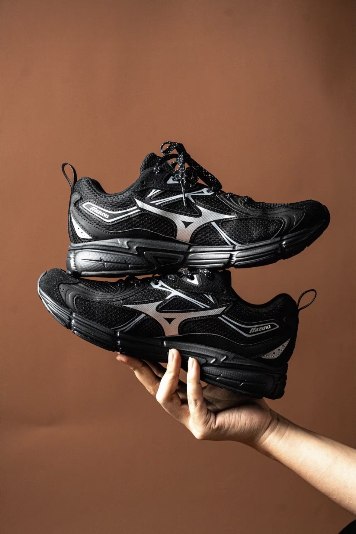 【代購】Mizuno Speed 10S 復古機能慢跑鞋 黑武士