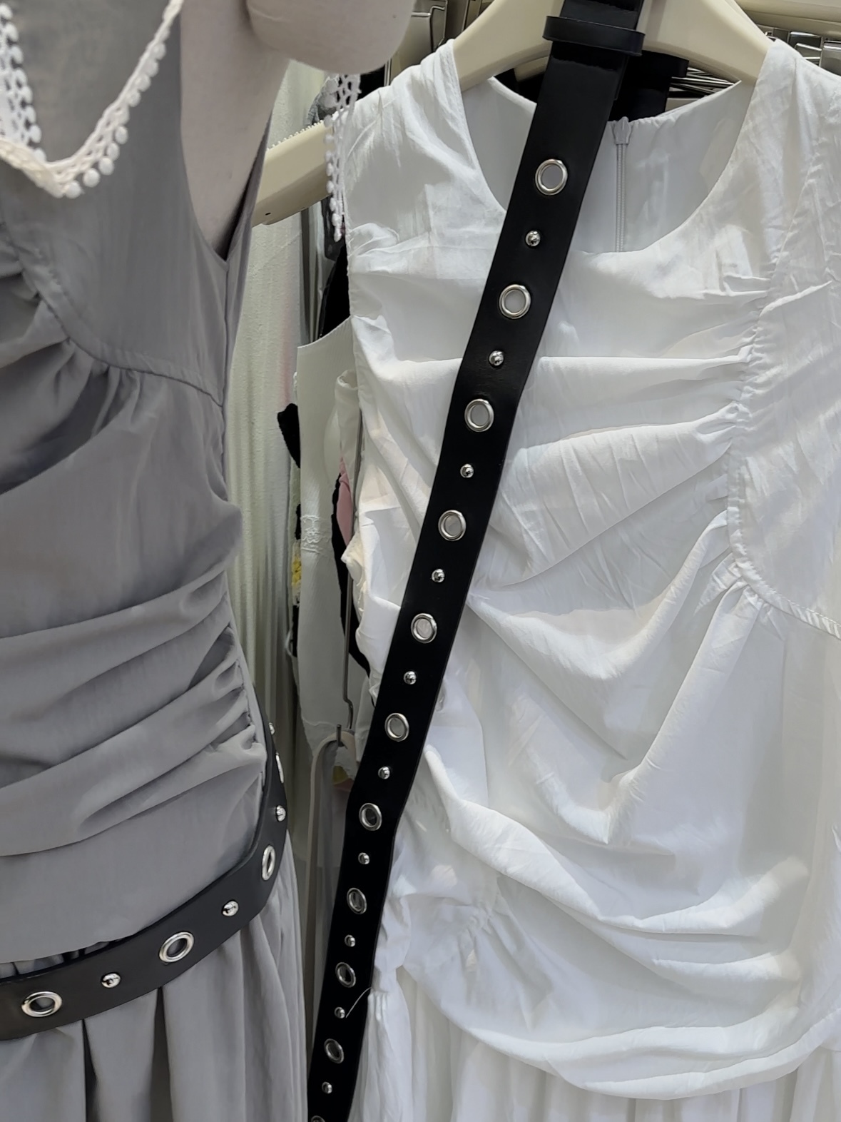 【現貨】U04 城市漫步 抓褶洋裝 (黑)