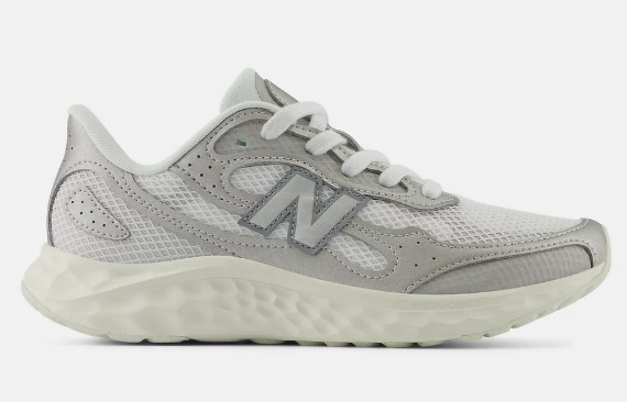 New Balance Fresh Foam Arishi v4 TIRALUX 女款 路跑慢跑鞋 白灰配色 | 緩震舒適 限定款跑鞋 | JUN25