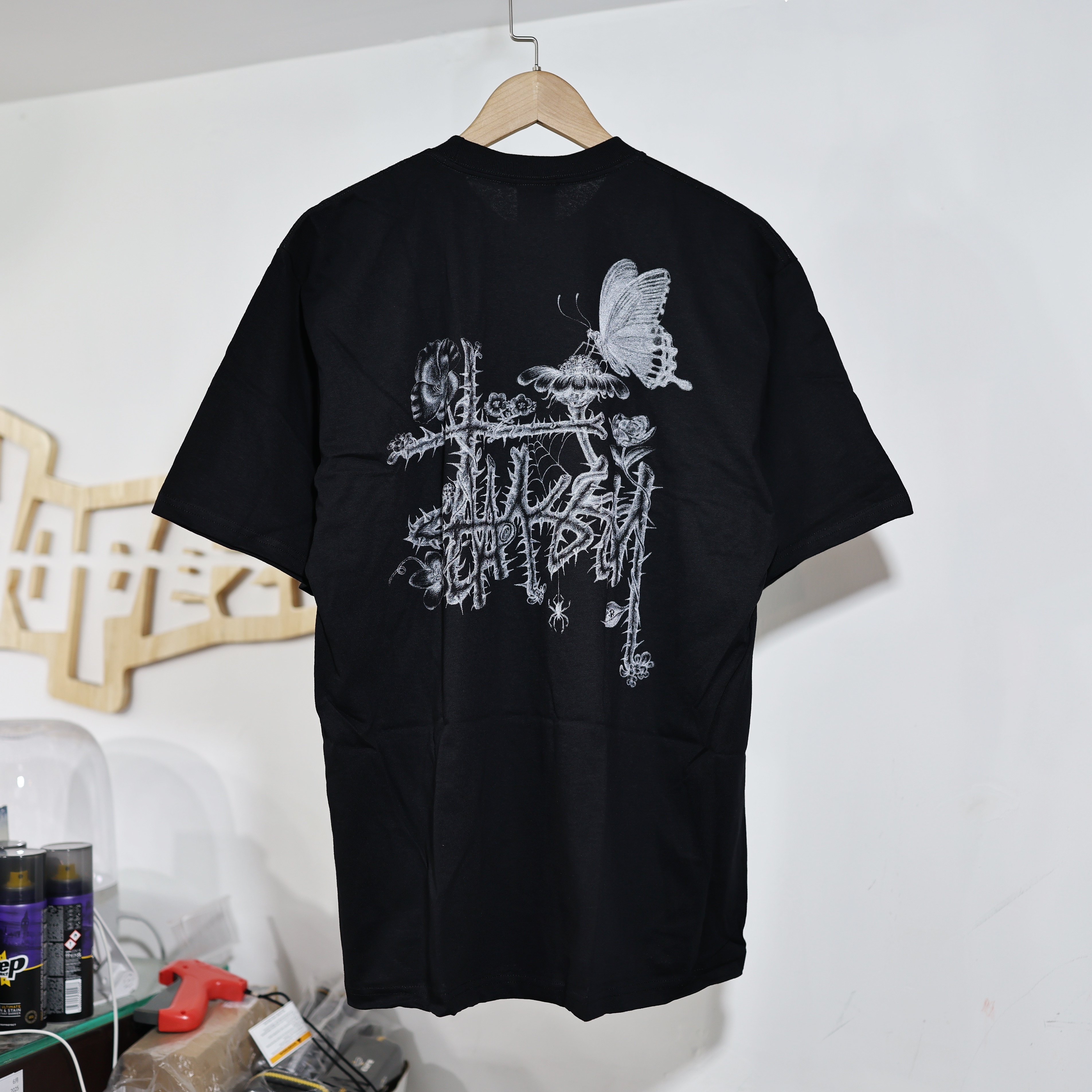 STUSSY IN BLOOM TEE BLACK