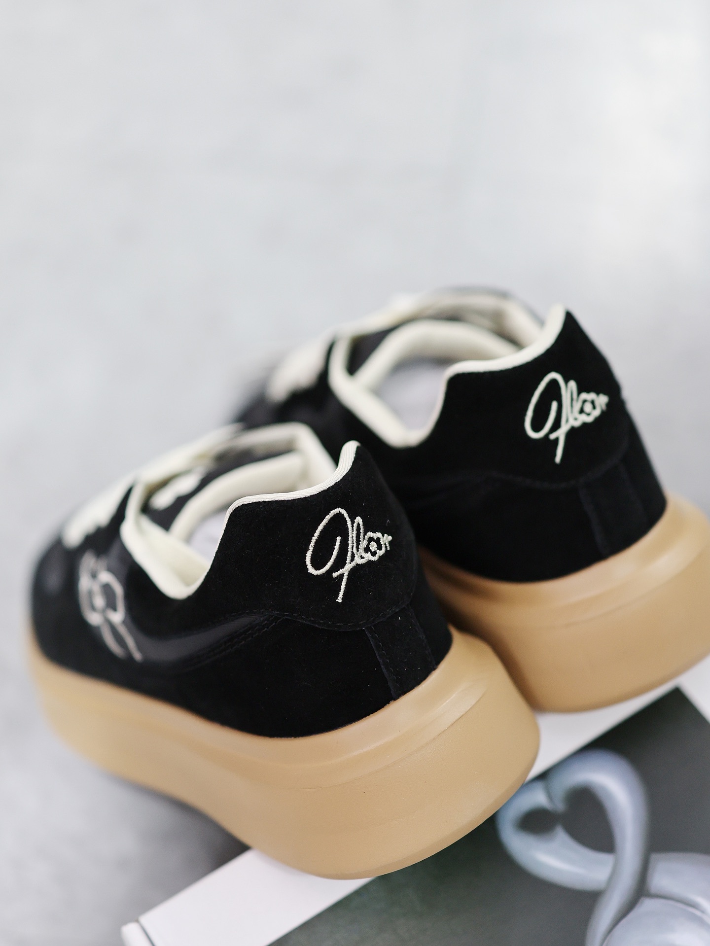 WE FLOWER 聯名小花鞋德訓鞋 Black 黑色