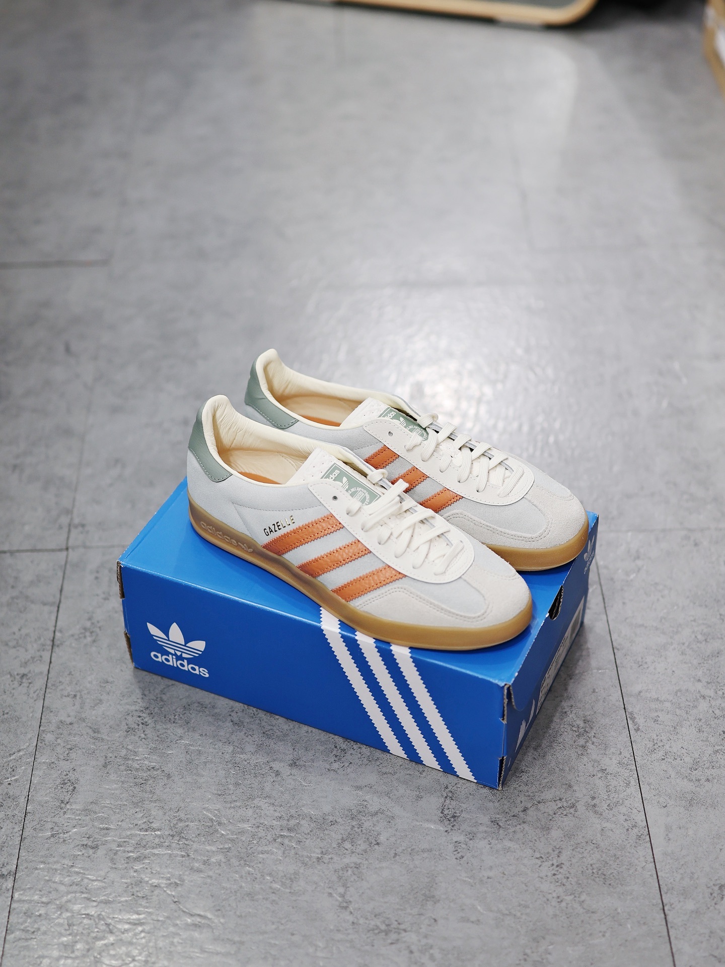 ADIDAS GAZELLE INDOOR 抹茶灰橘 JQ0011