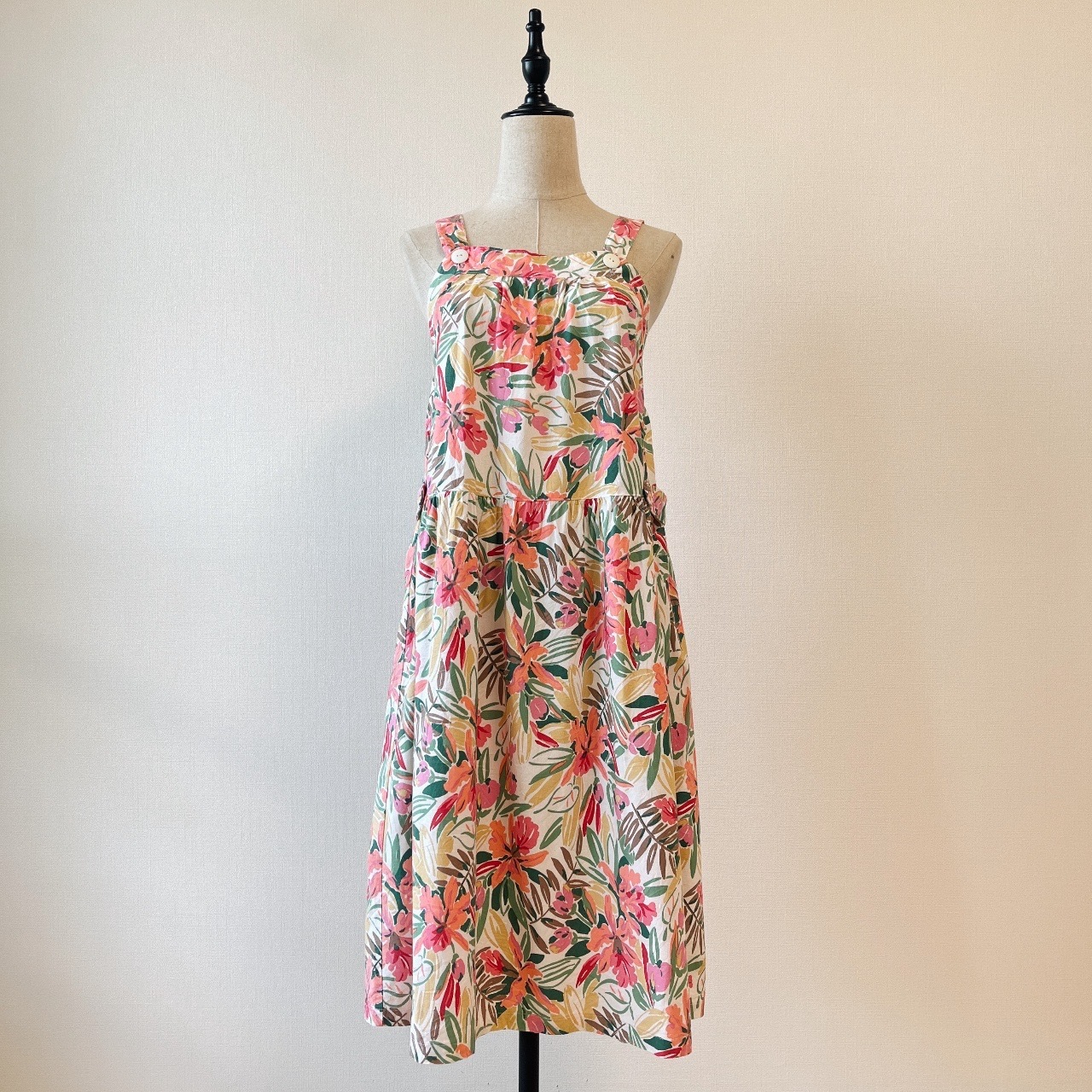 夏日綿質粉紅色大花吊帶背心裙