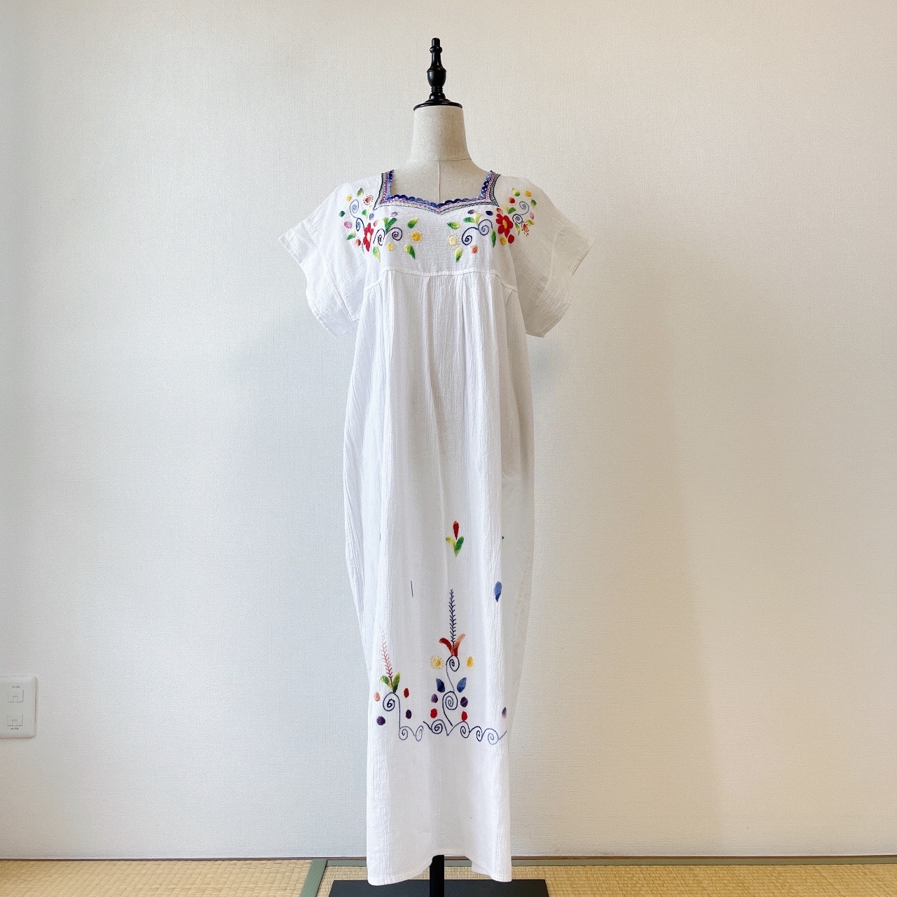 白色墨西哥刺繡連身裙