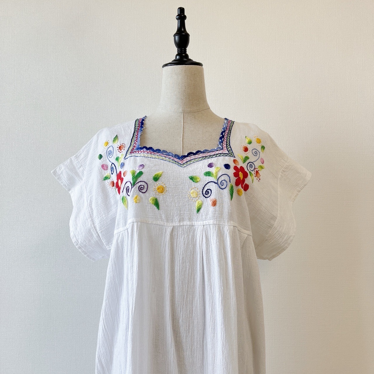 白色墨西哥刺繡連身裙