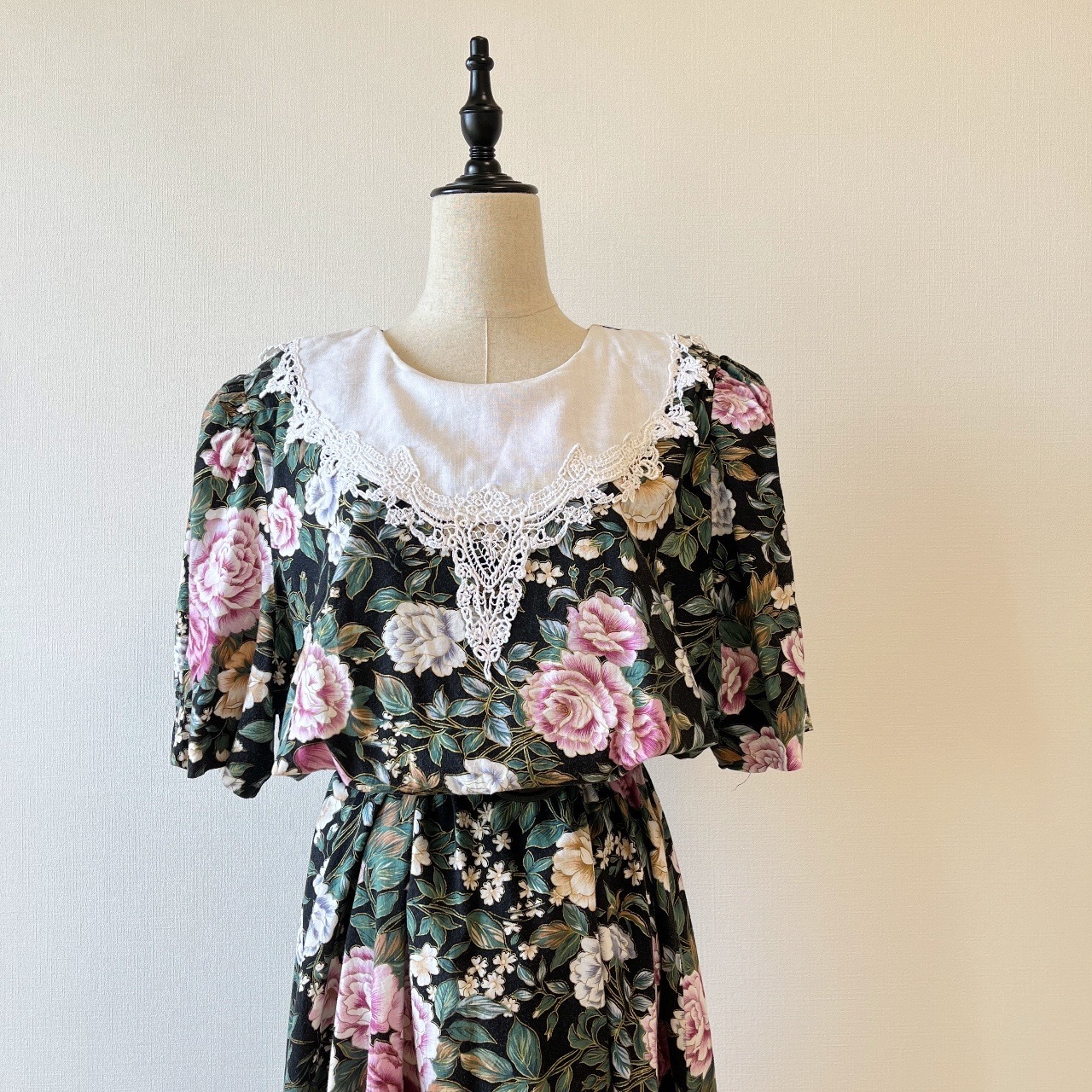 Sweet Reason大領子黑色大花古著連身裙