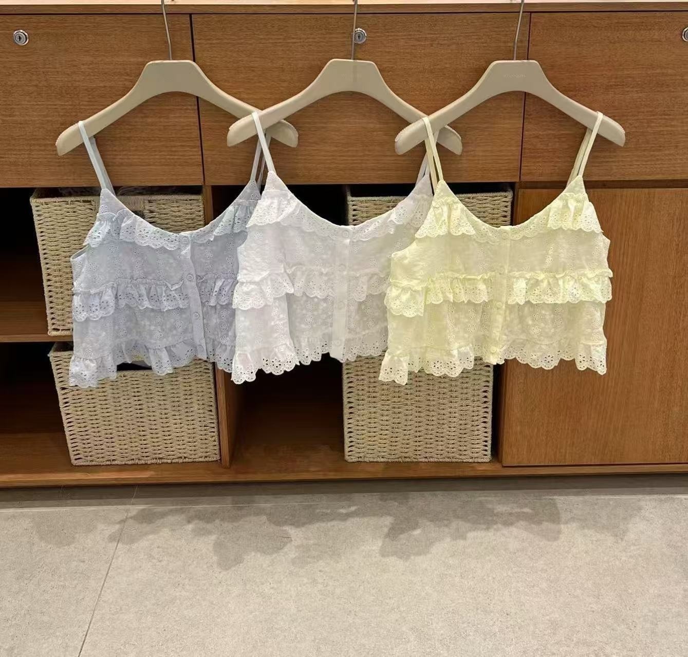 1187 蛋糕邊緹花細肩背心