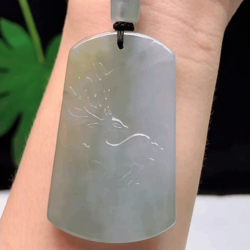 62340 翡翠冰種飄黃鹿牌