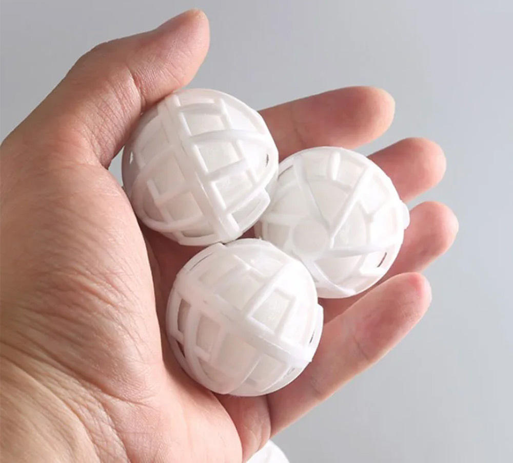 3D立體硝化魔球採用獨特七孔抽絲結構，經糙化處理後表面積達足球場大小，提供硝化菌最佳附著環境