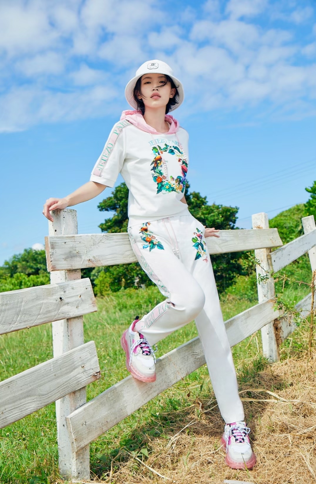 BC1EB002B1 濱海風情花鳥印花鬆緊帶休閒褲