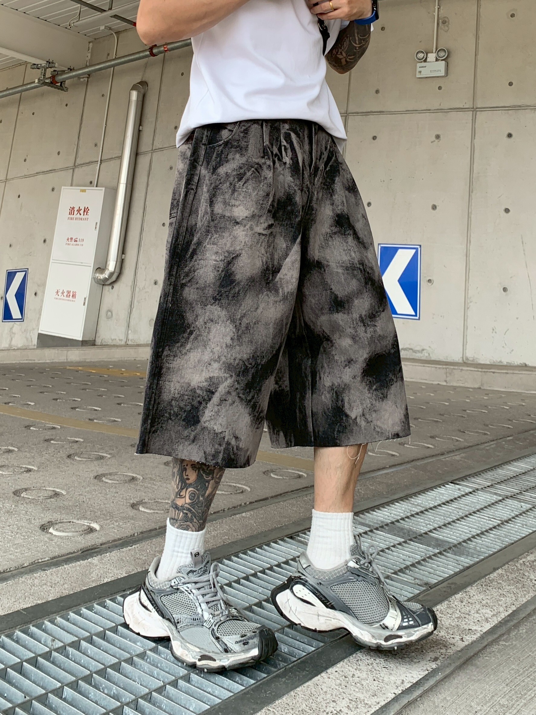 XCTRL 紮染七分牛仔短褲-黑