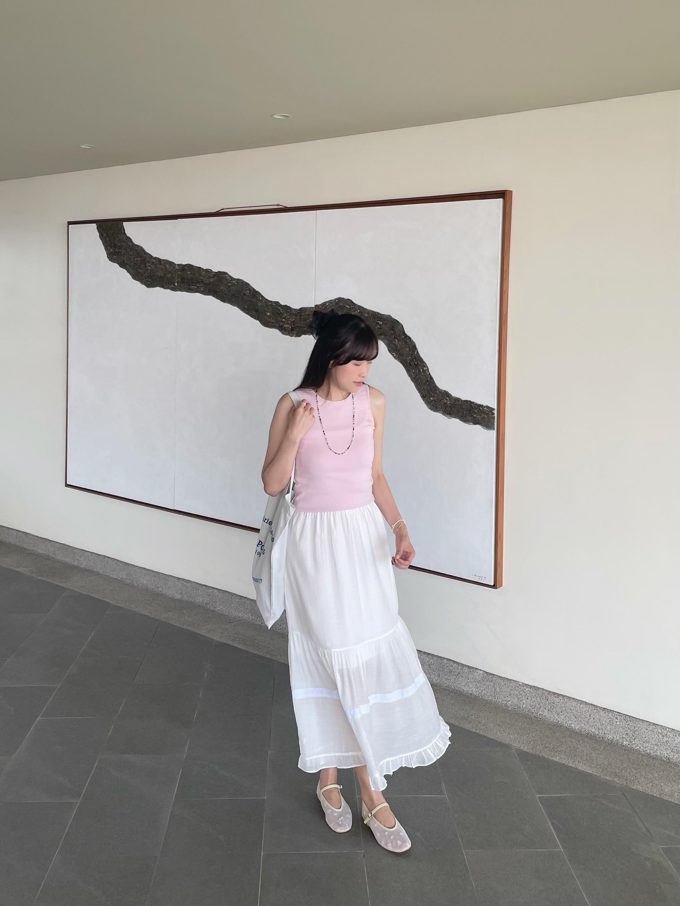 #228N472 隱約美感，ruffle花邊輕柔半長裙