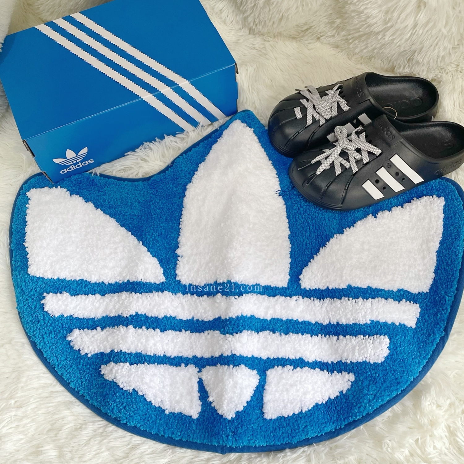 ADIDAS 毛絨地墊 地毯 居家系列 三葉草藍白 三線黑白 愛迪達