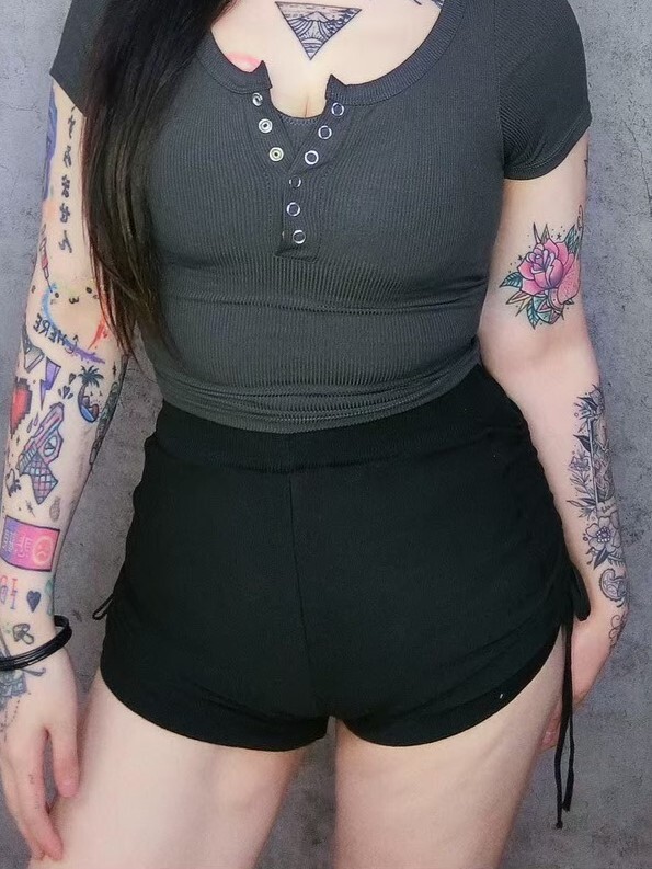 抽繩辣妹貼臀短褲