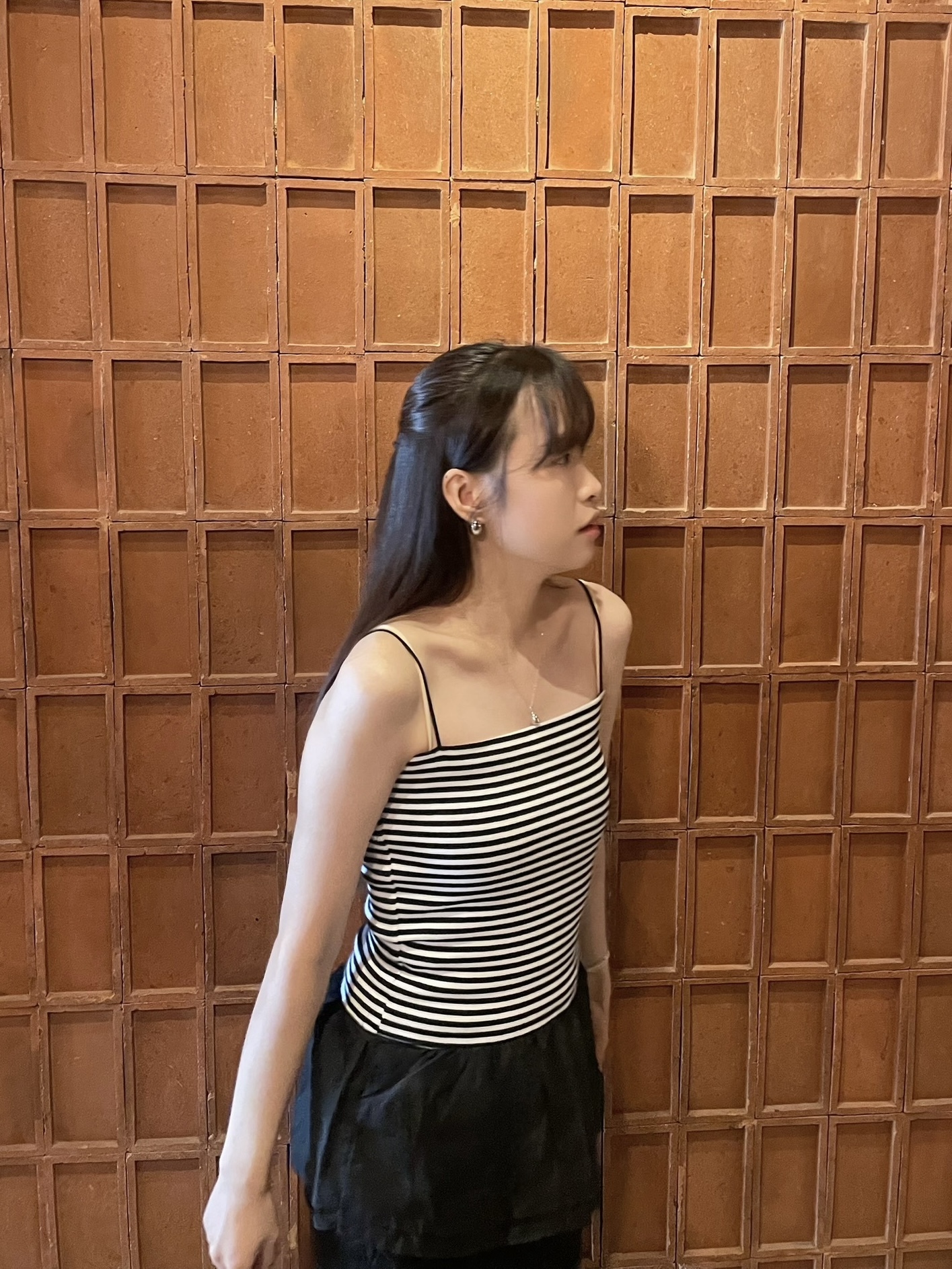 #228N470 雲朵下擺，拼接材質幼吊帶上衣