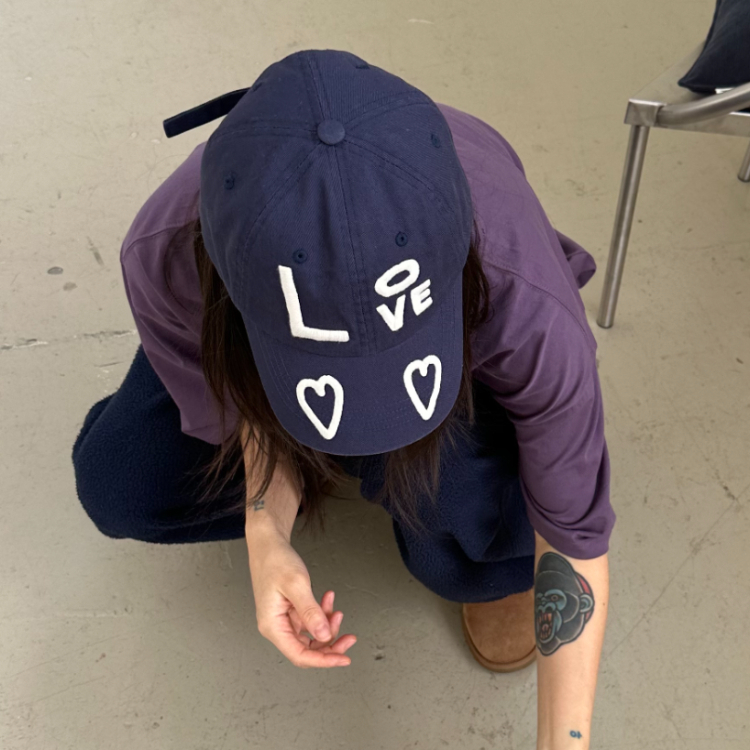 韓國 ooowl 童趣塗鴉刺繡棒球帽 LOVE AND HEART 海軍藍