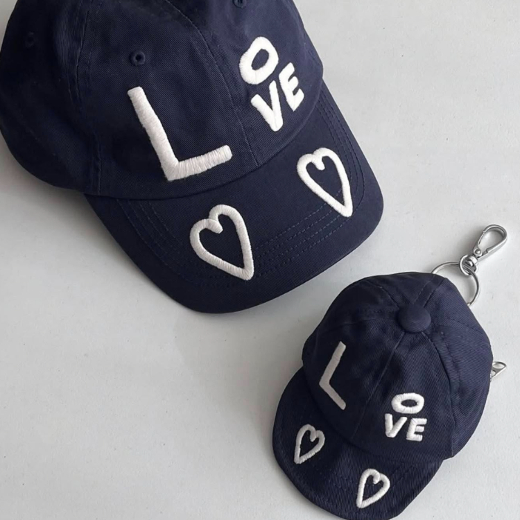 韓國 ooowl 縮小燈棒球帽鑰匙包 LOVE AND HEART