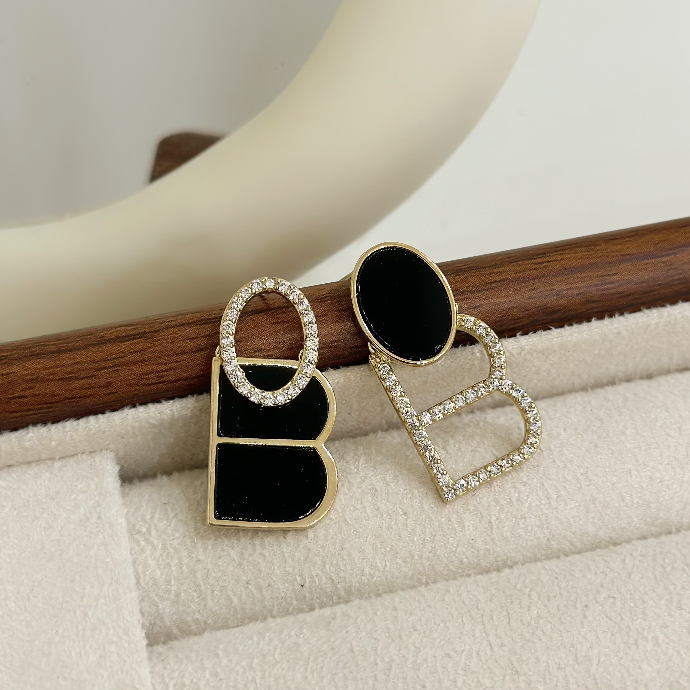 B338排鑽烤漆字母垂吊